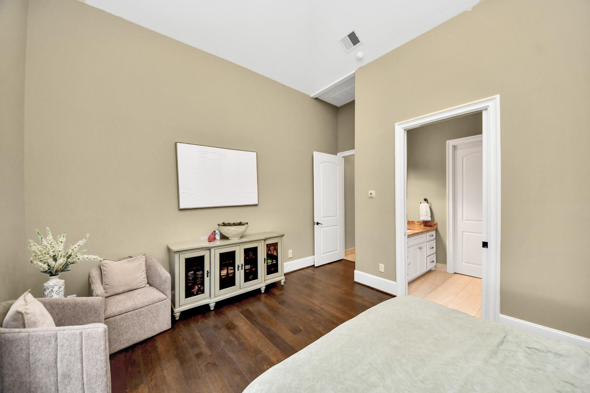 1202 Gross Street