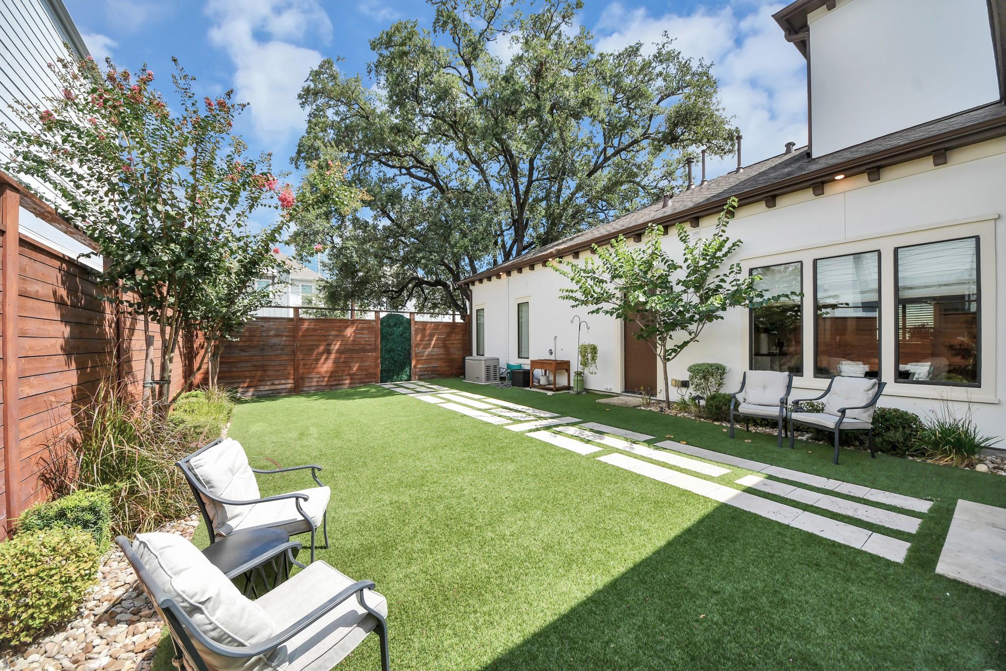 1202 Gross Street