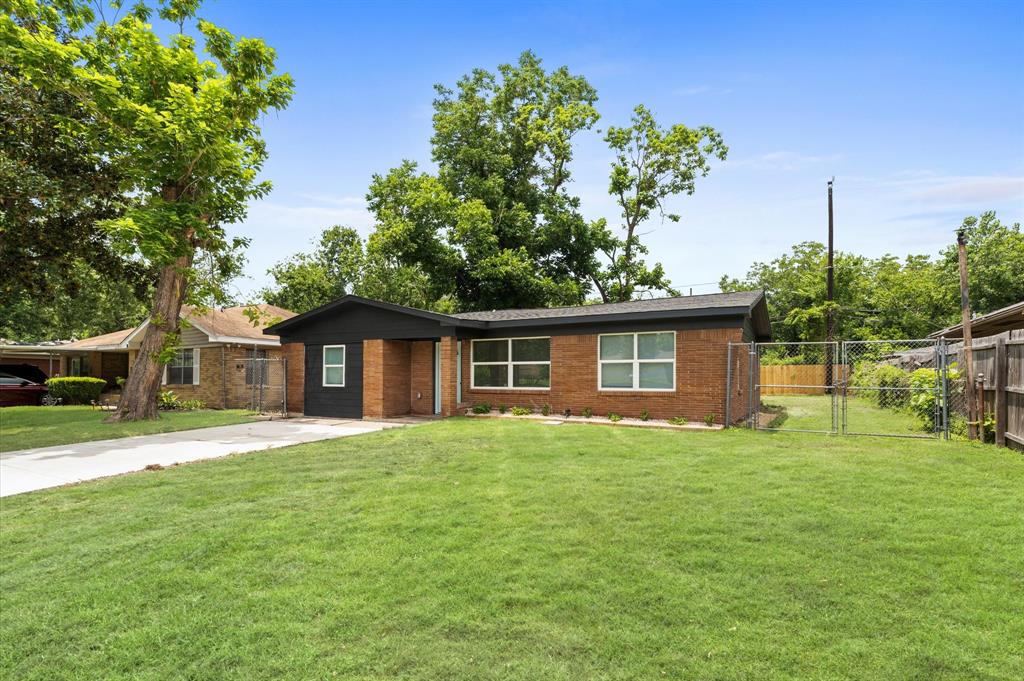 327 E Delz Drive