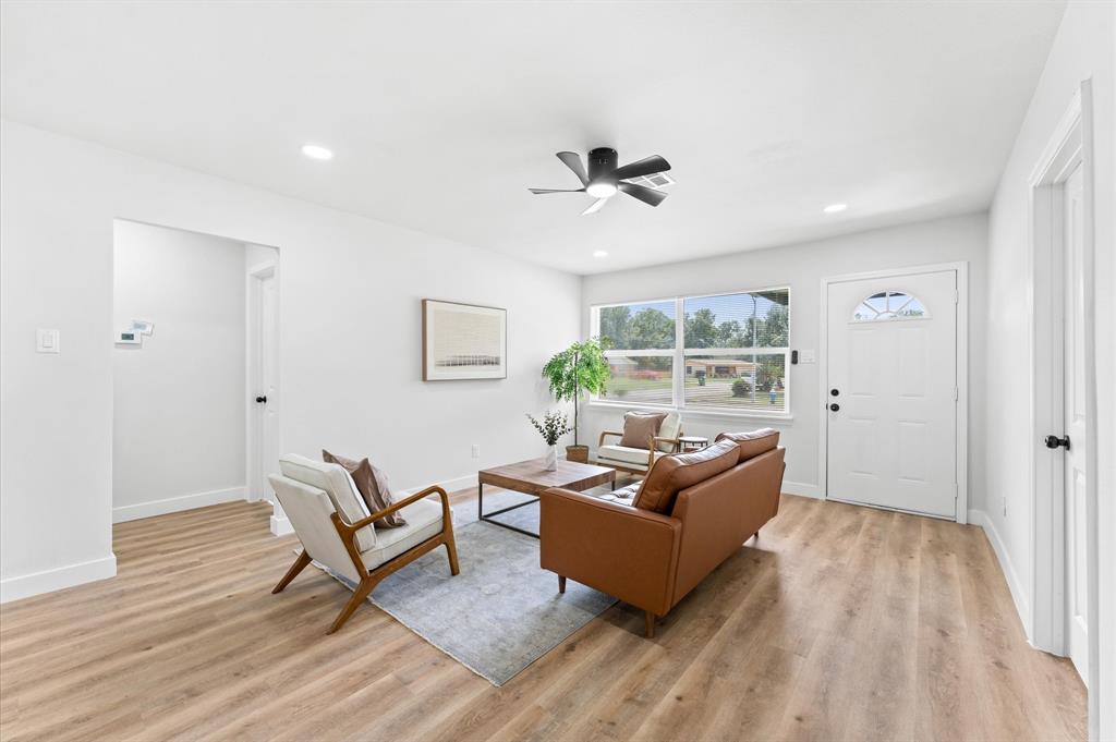 327 E Delz Drive