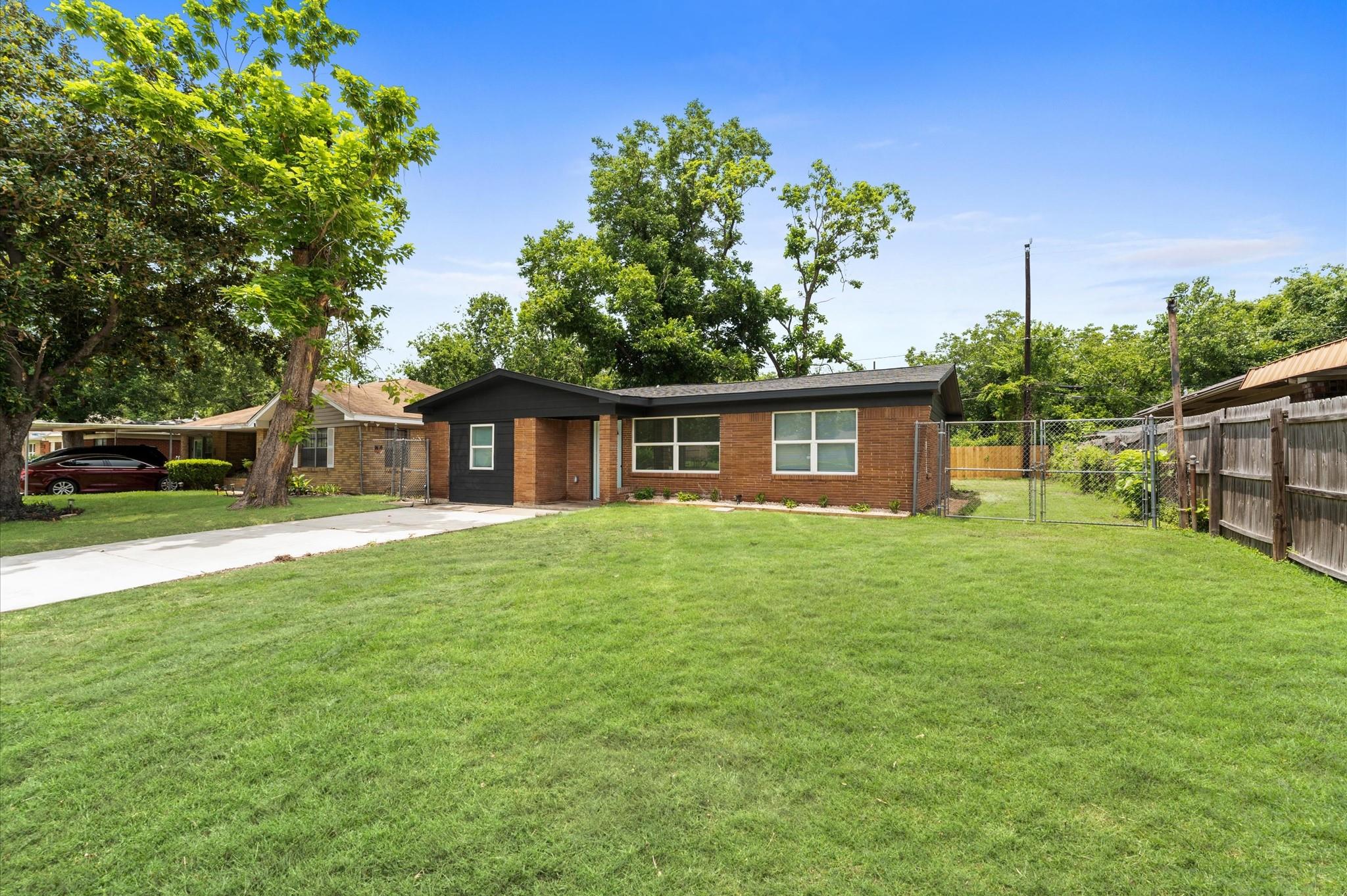 327 E Delz Drive