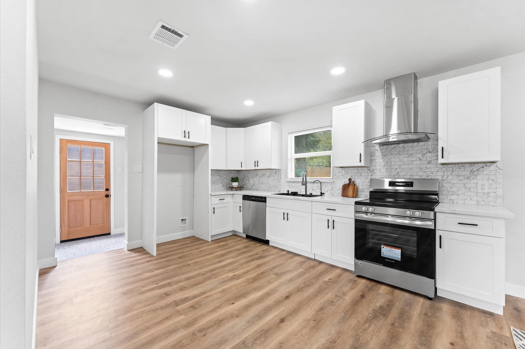 327 E Delz Drive