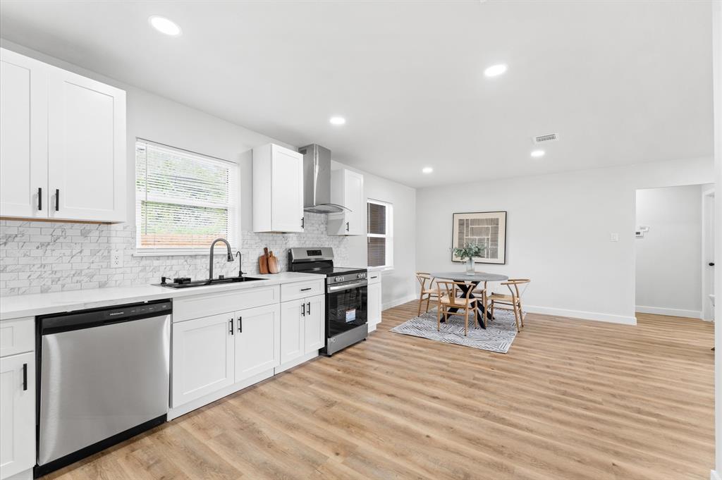 327 E Delz Drive