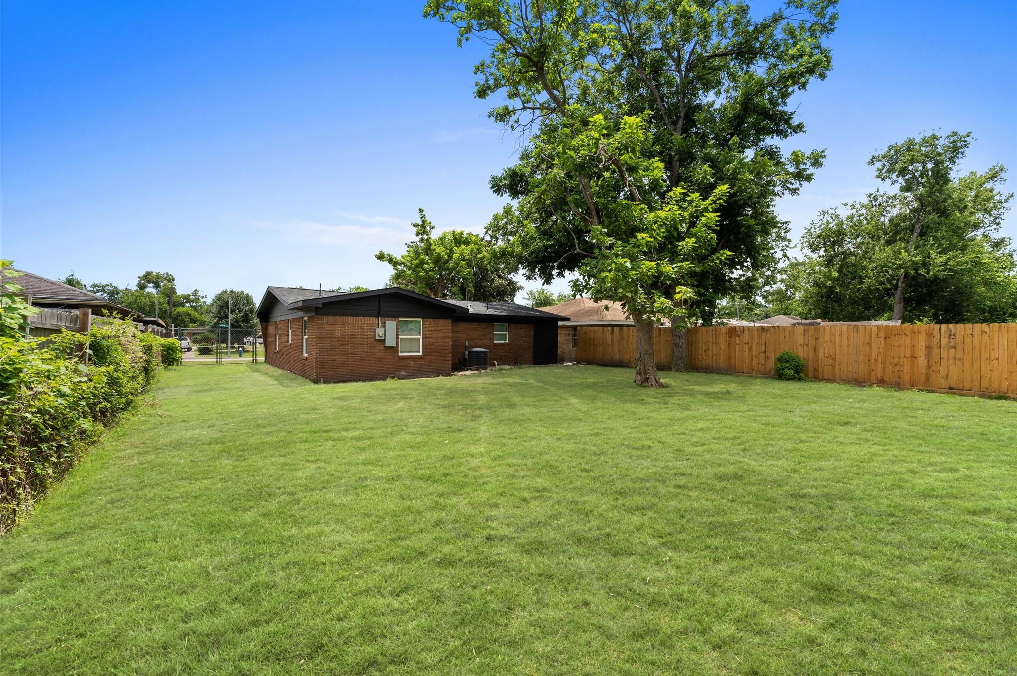 327 E Delz Drive