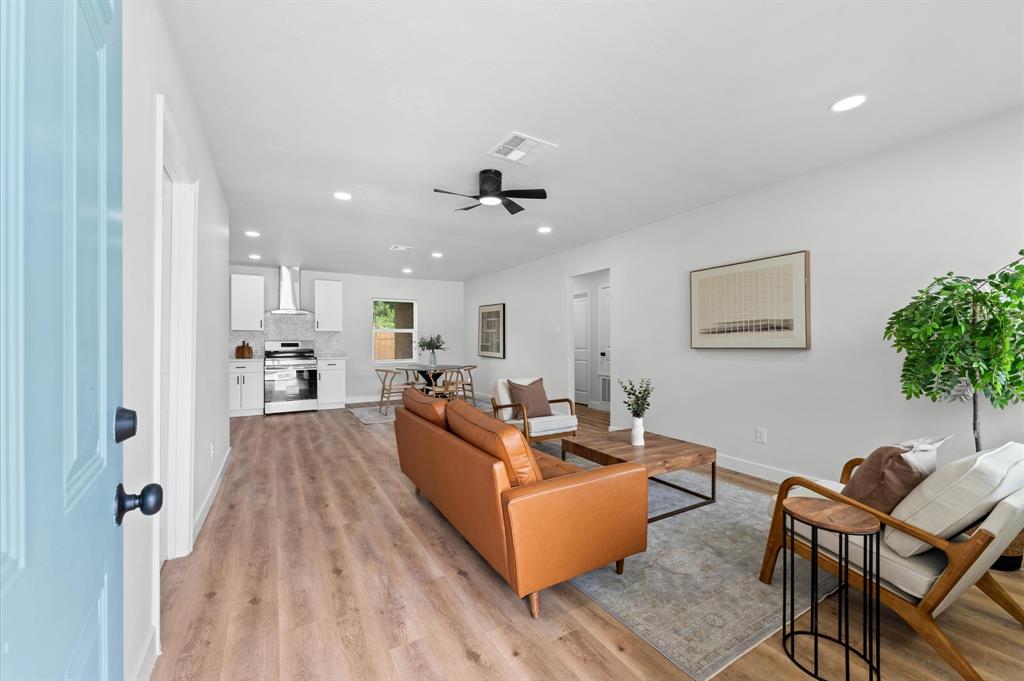 327 E Delz Drive