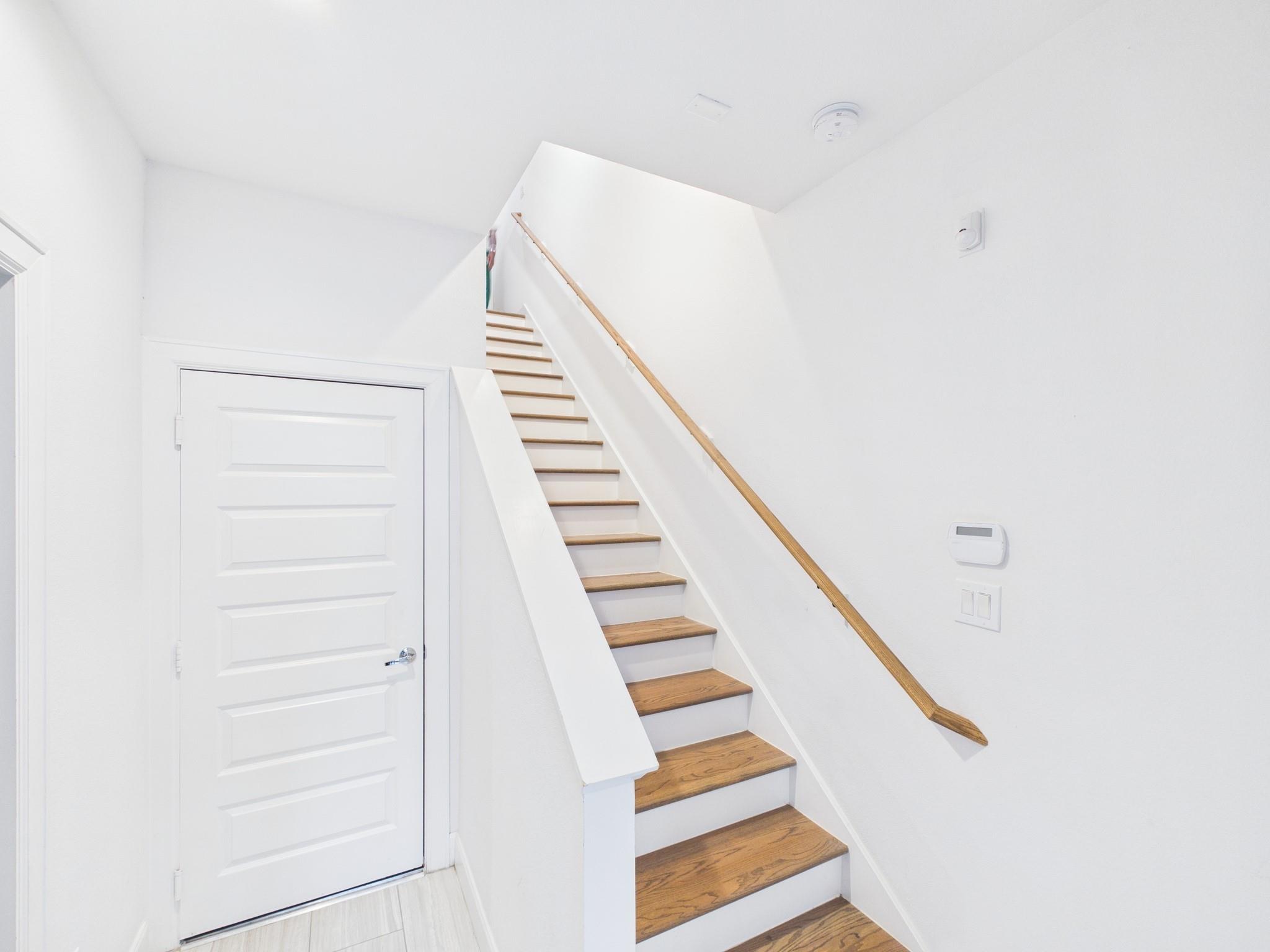 2711 Clinton Drive