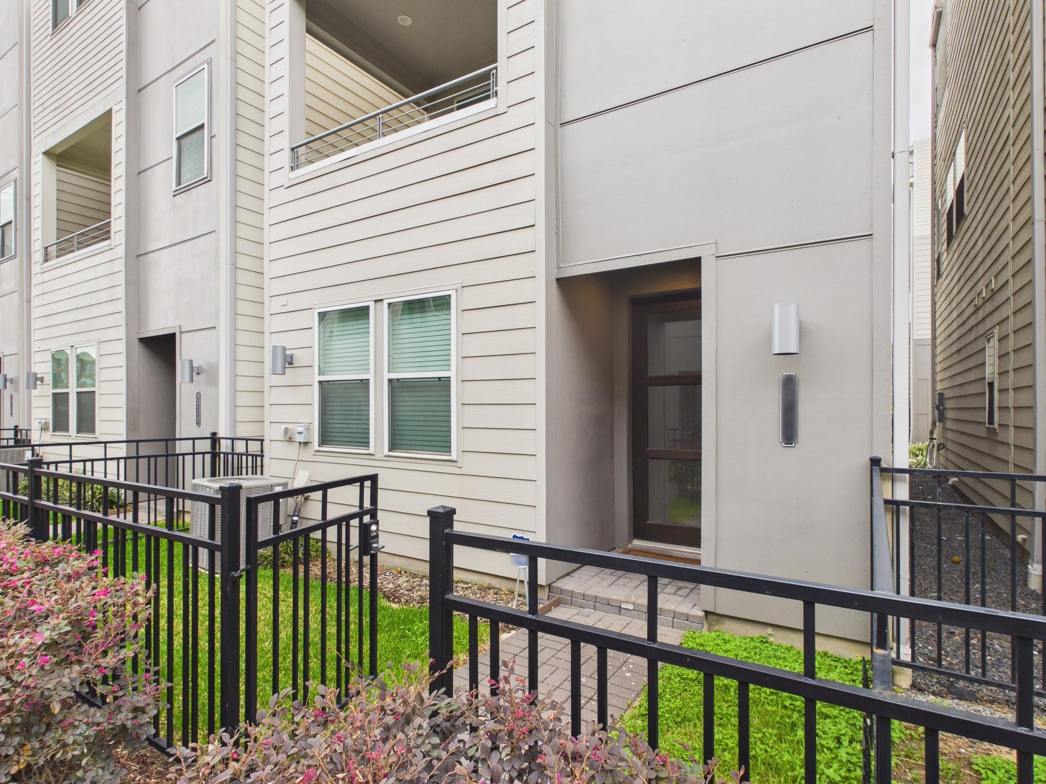 2711 Clinton Drive