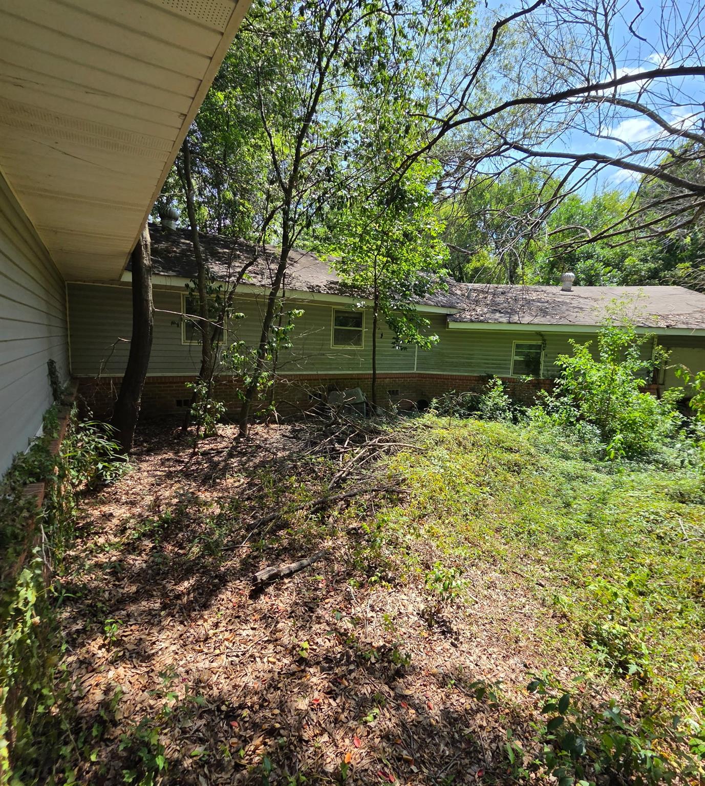 5898 Tryon Road