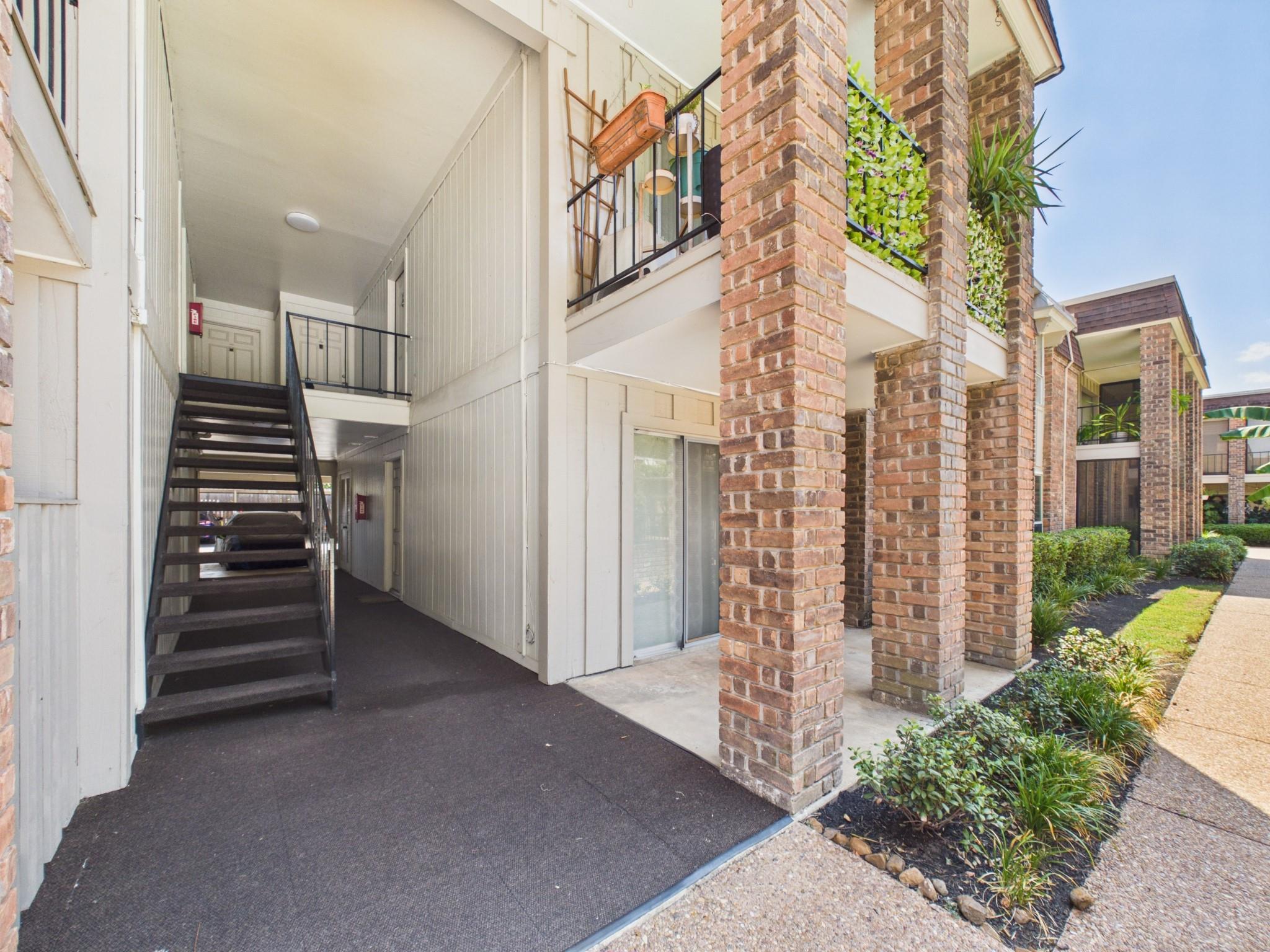 7555 Katy Freeway # 49