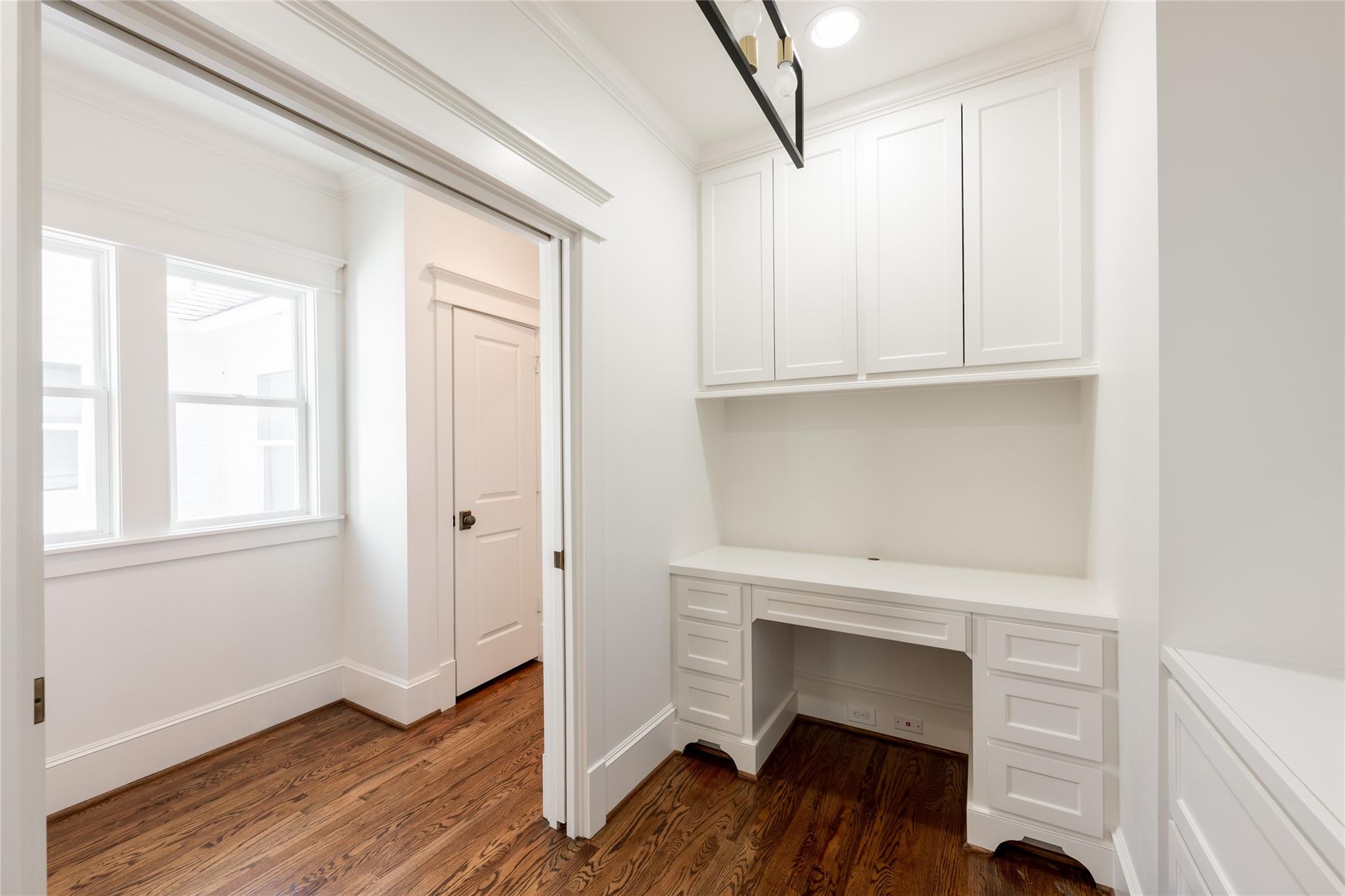 828 E 28th Street