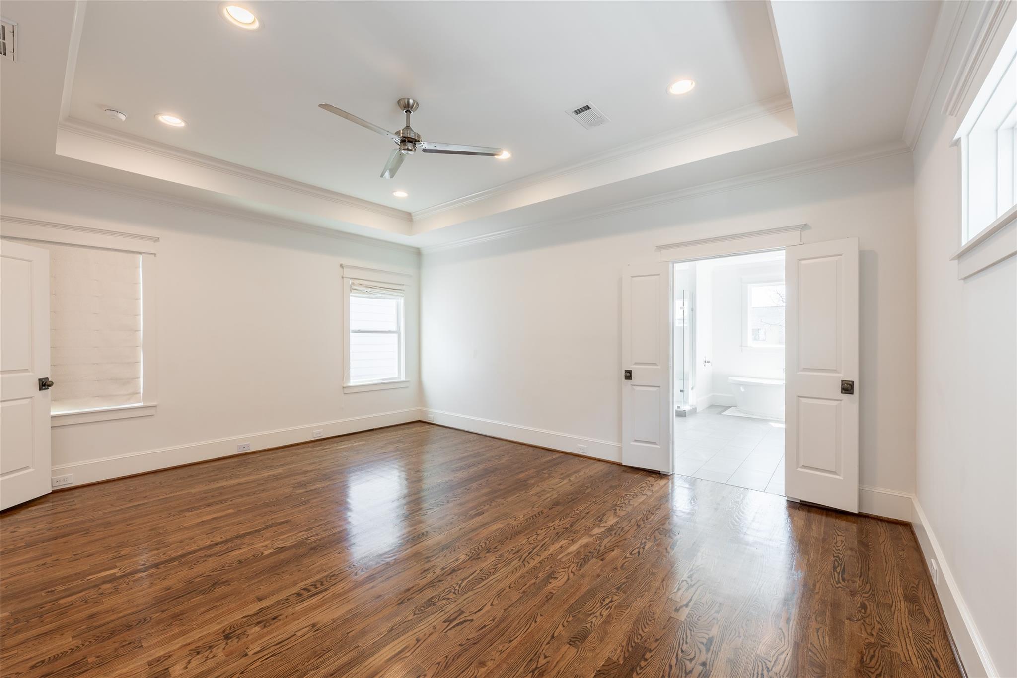 828 E 28th Street