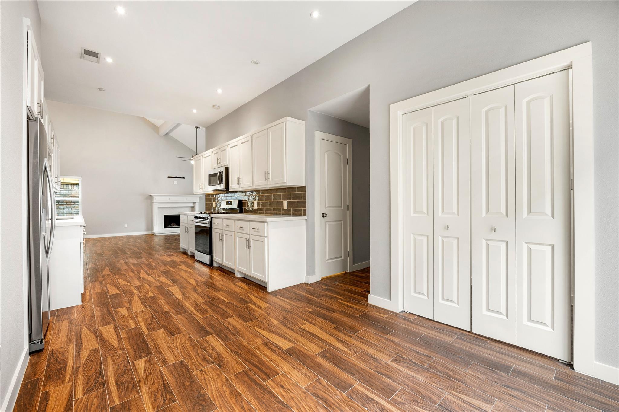 5122 Prairie Creek Drive