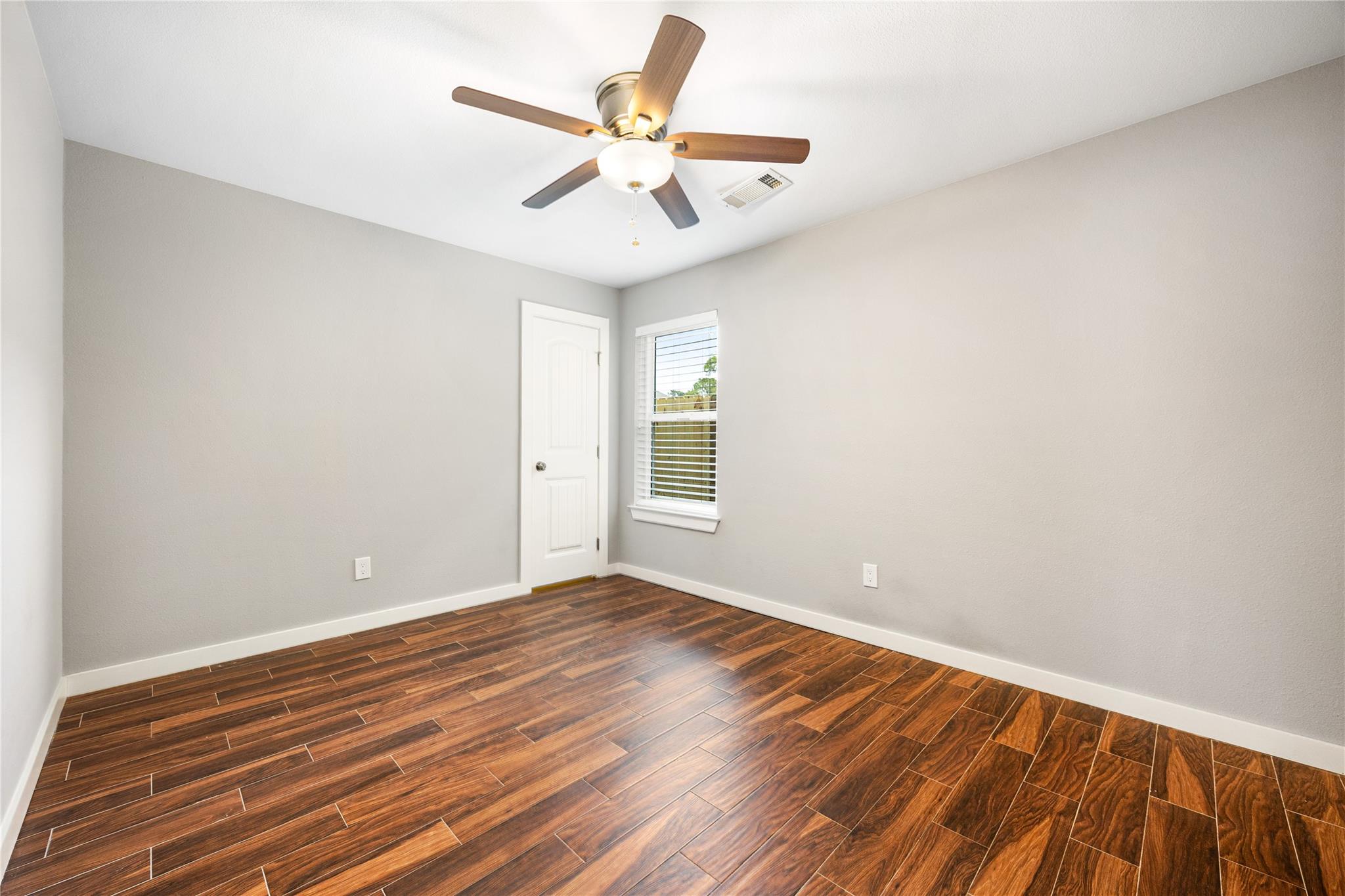 5122 Prairie Creek Drive