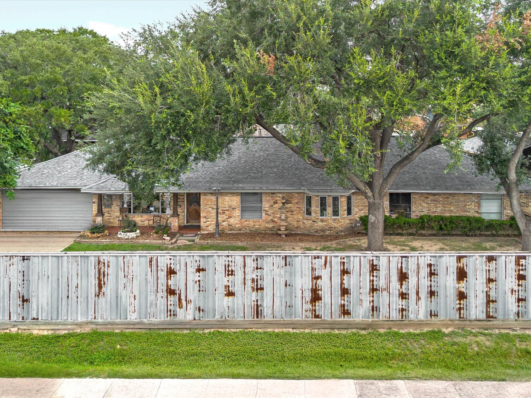 810 Martin Street