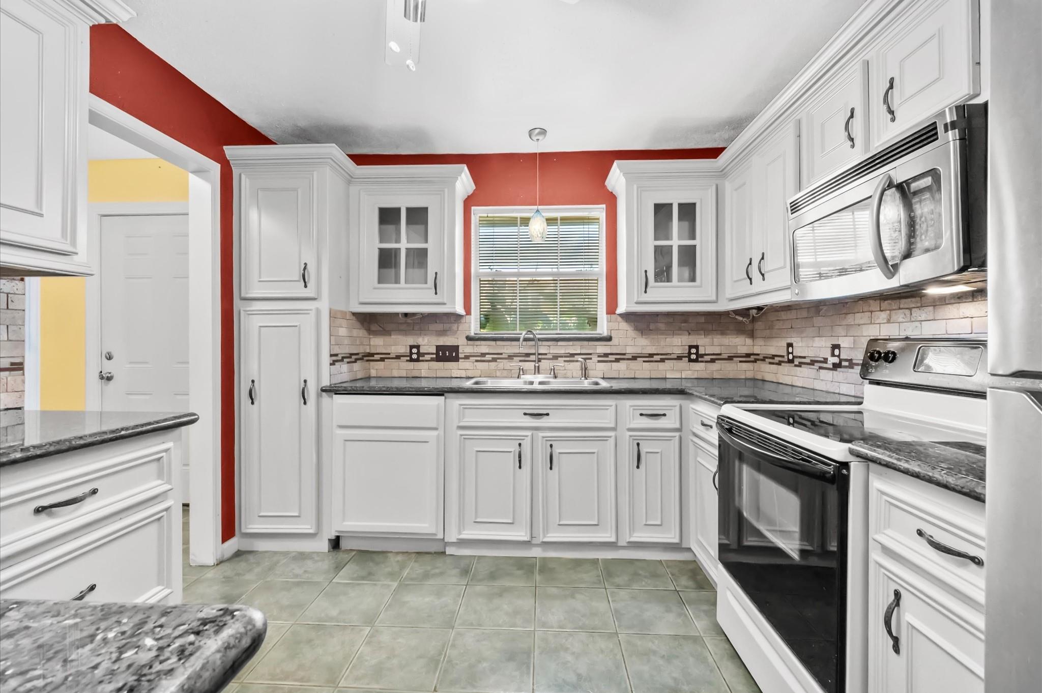 1025 Willow Oaks Circle