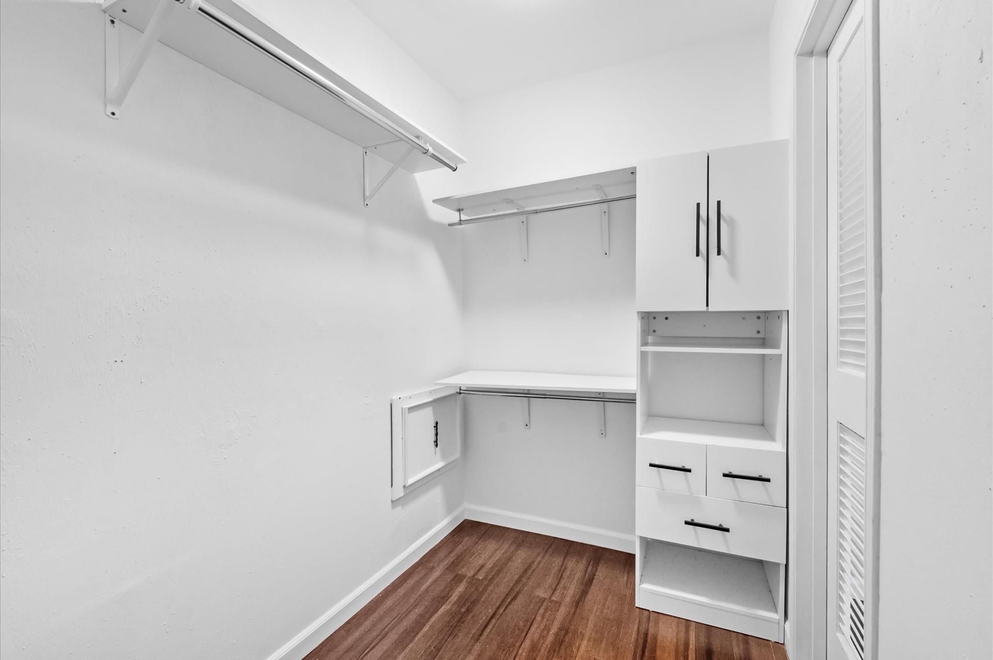 1025 Willow Oaks Circle