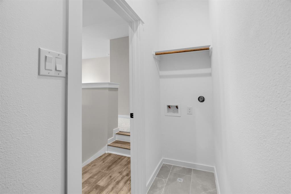 2208 Mansfield