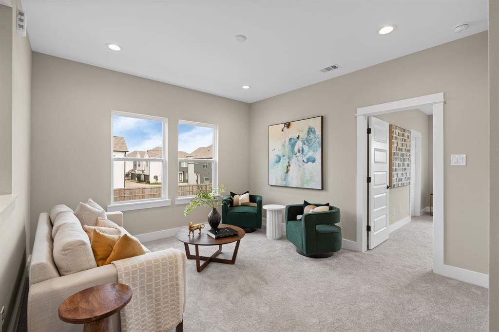 2208 Mansfield