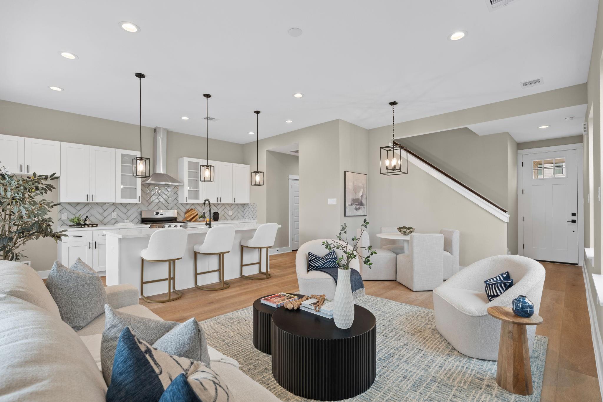 2208 Mansfield