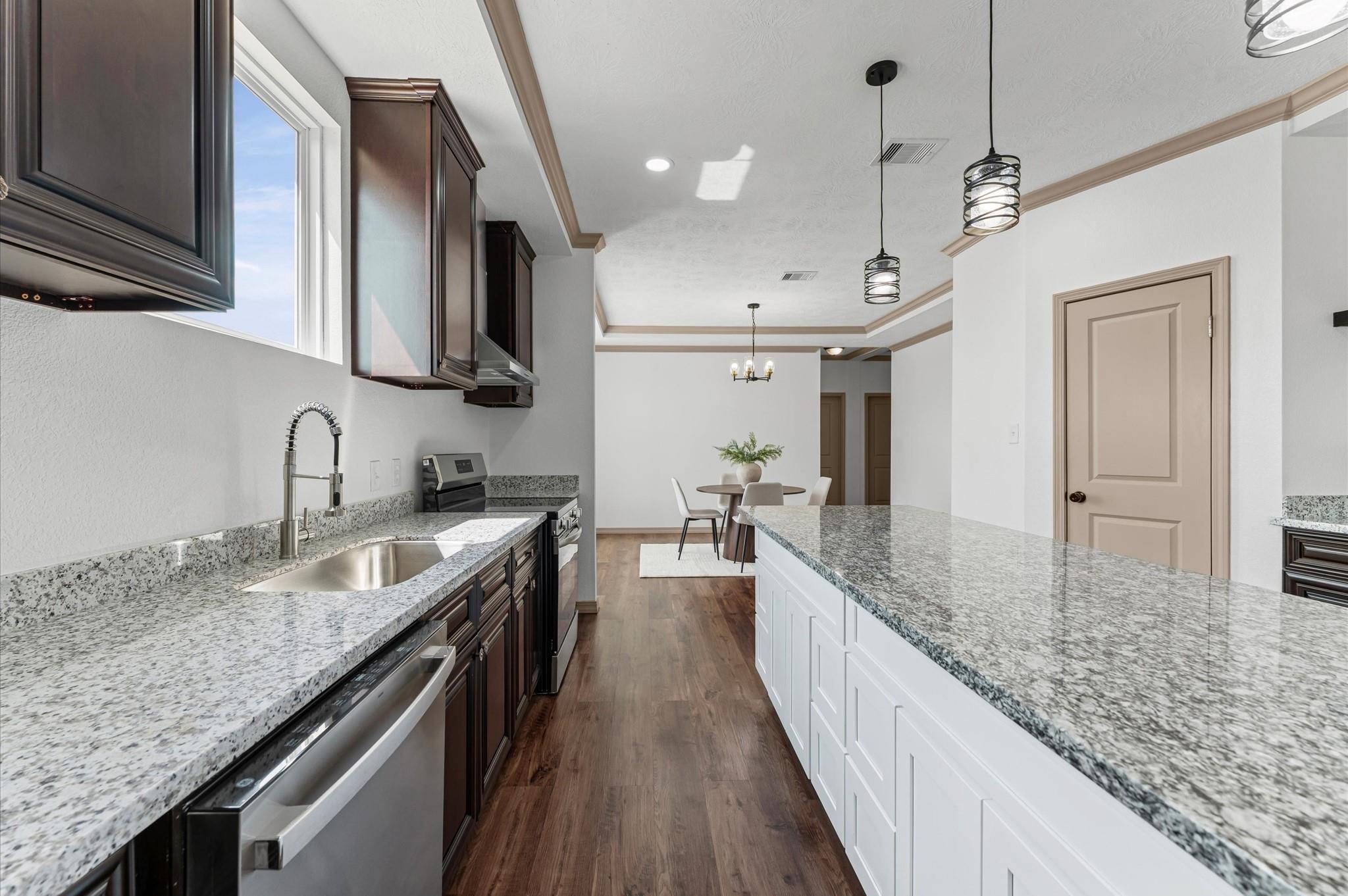 1239 Peter Pine St Street