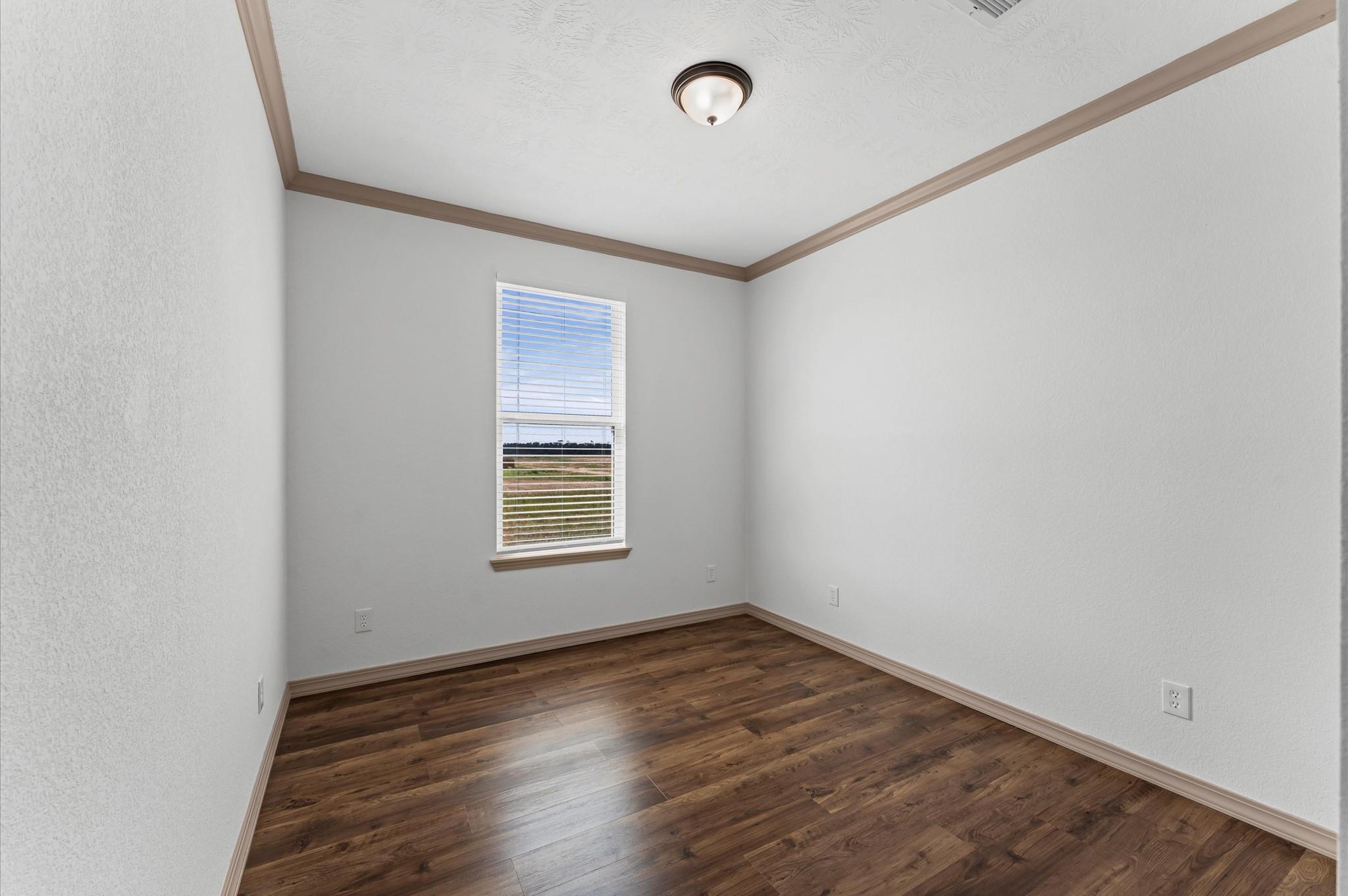 1239 Peter Pine St Street