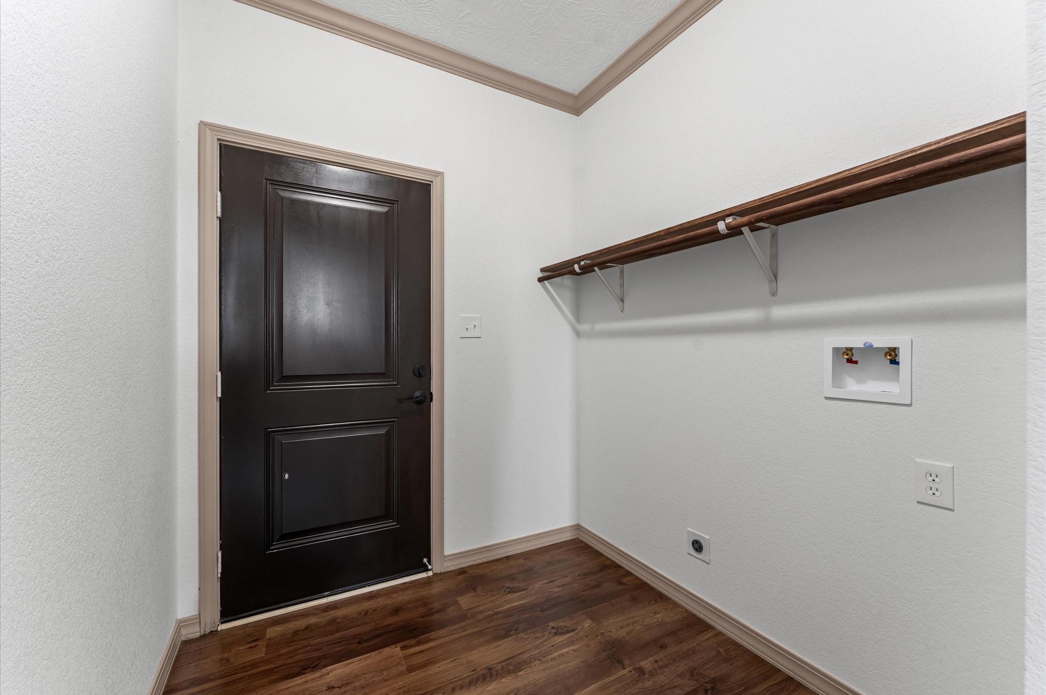 1239 Peter Pine St Street