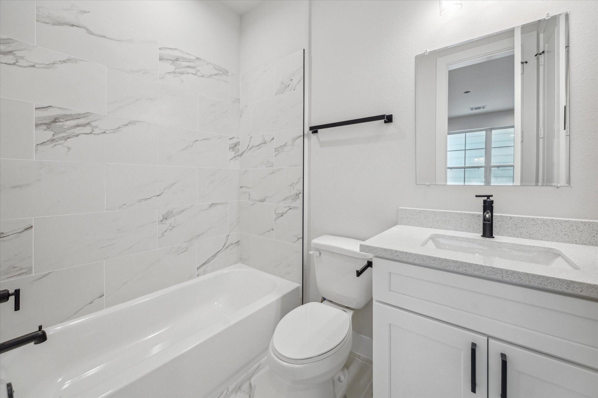 1035 W 17th St Street