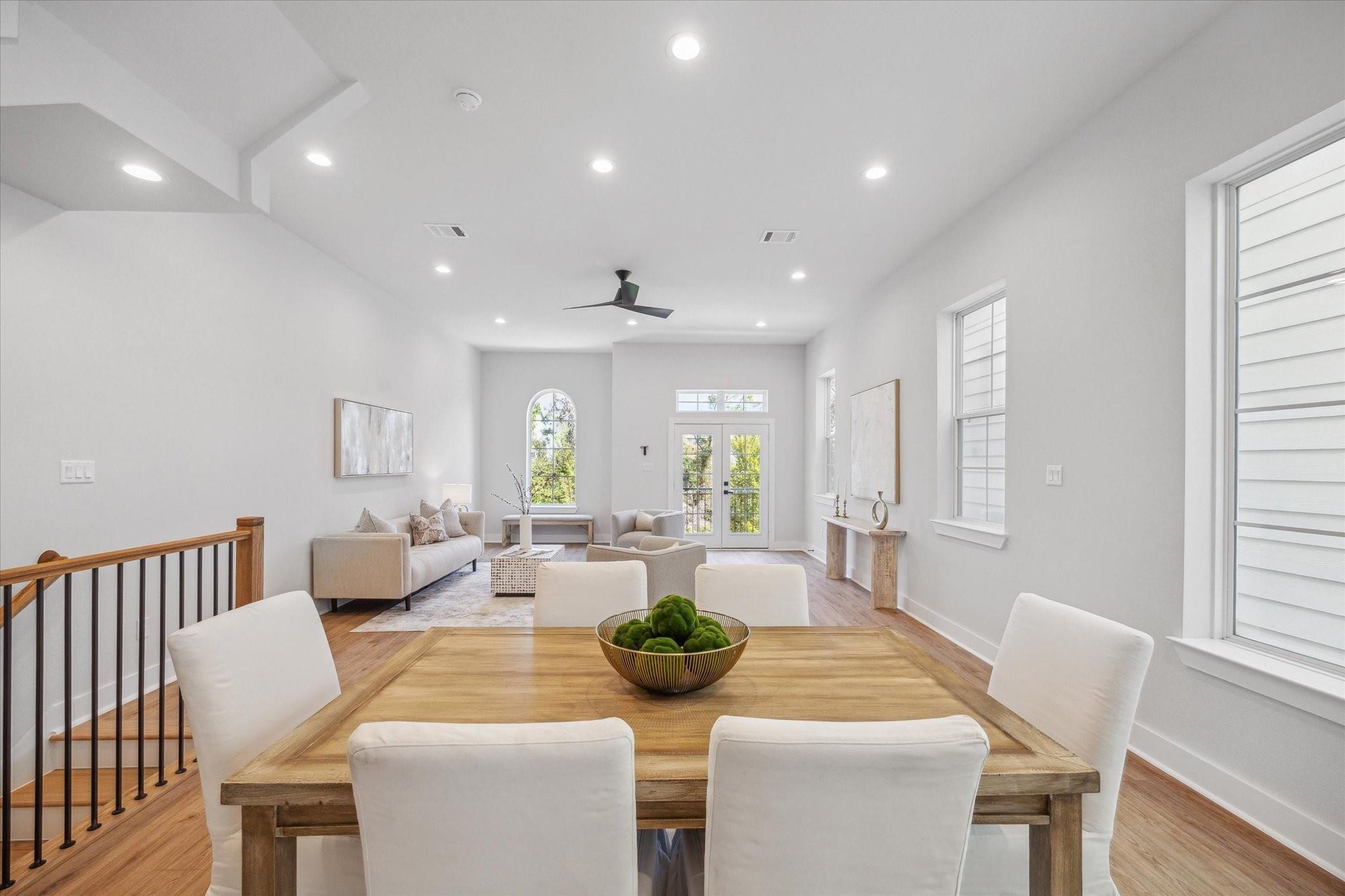 1035 W 17th St Street