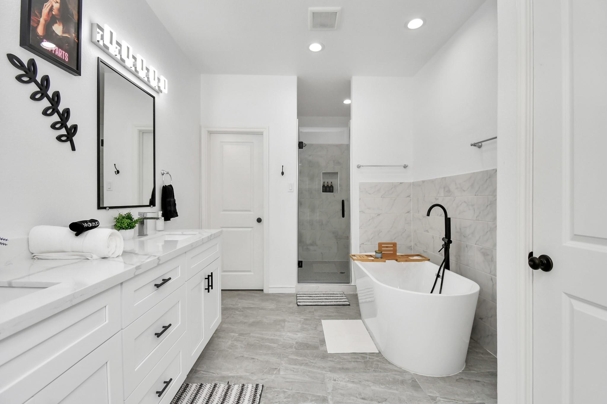 8406 Parnell Street Unit: A/B