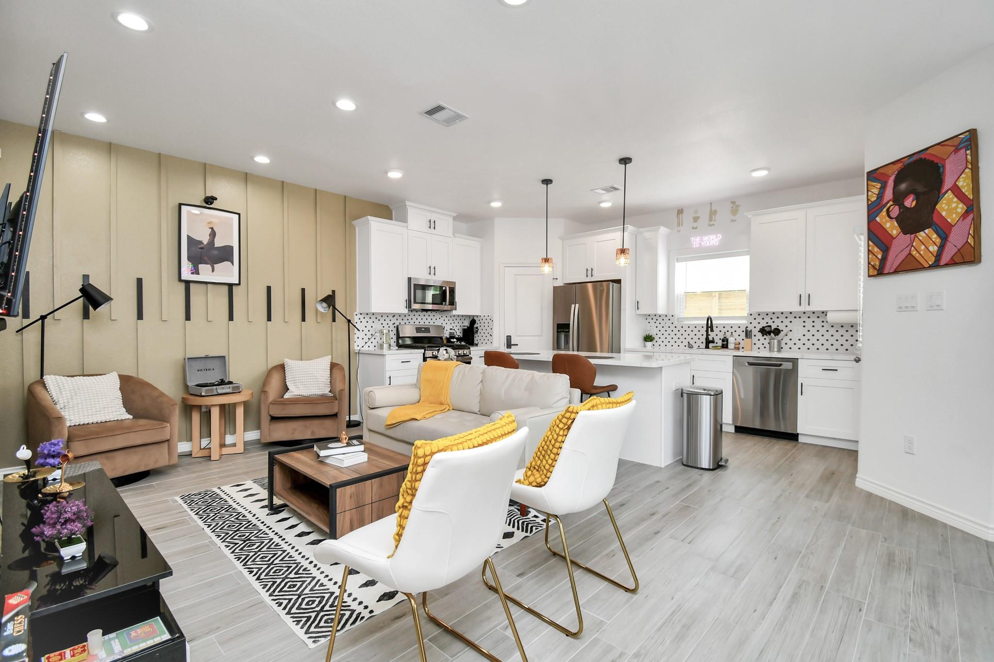 8406 Parnell Street Unit: A/B