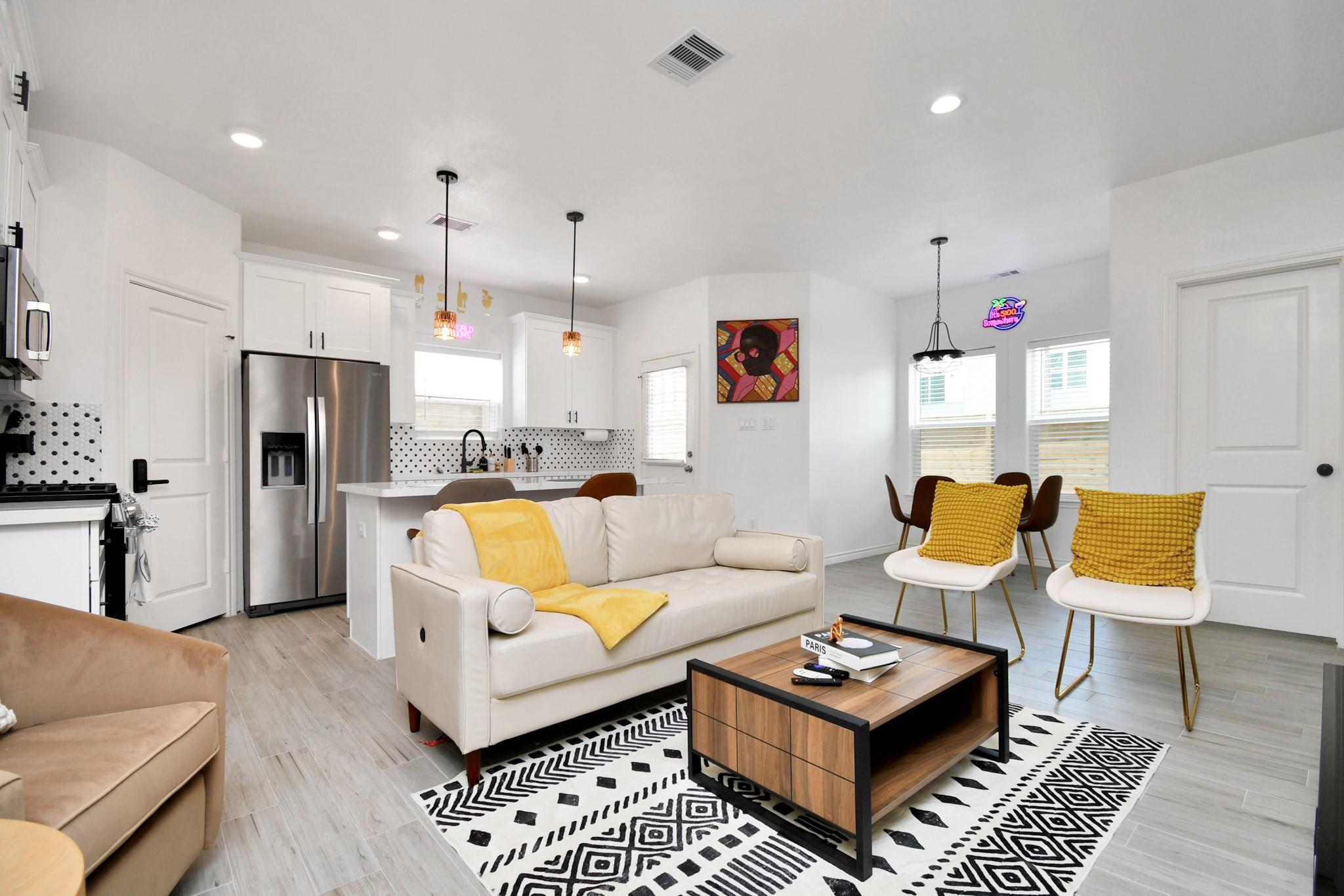 8406 Parnell Street Unit: A/B