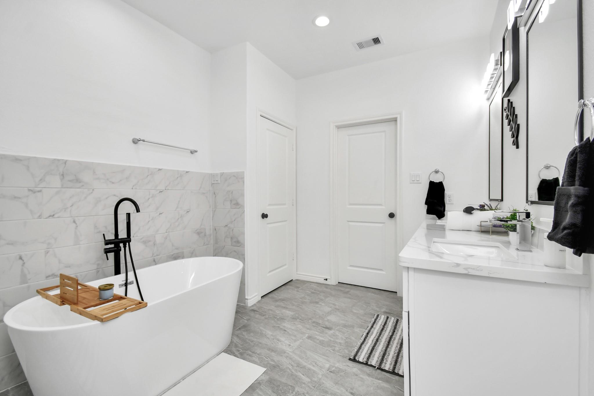8406 Parnell Street Unit: A/B