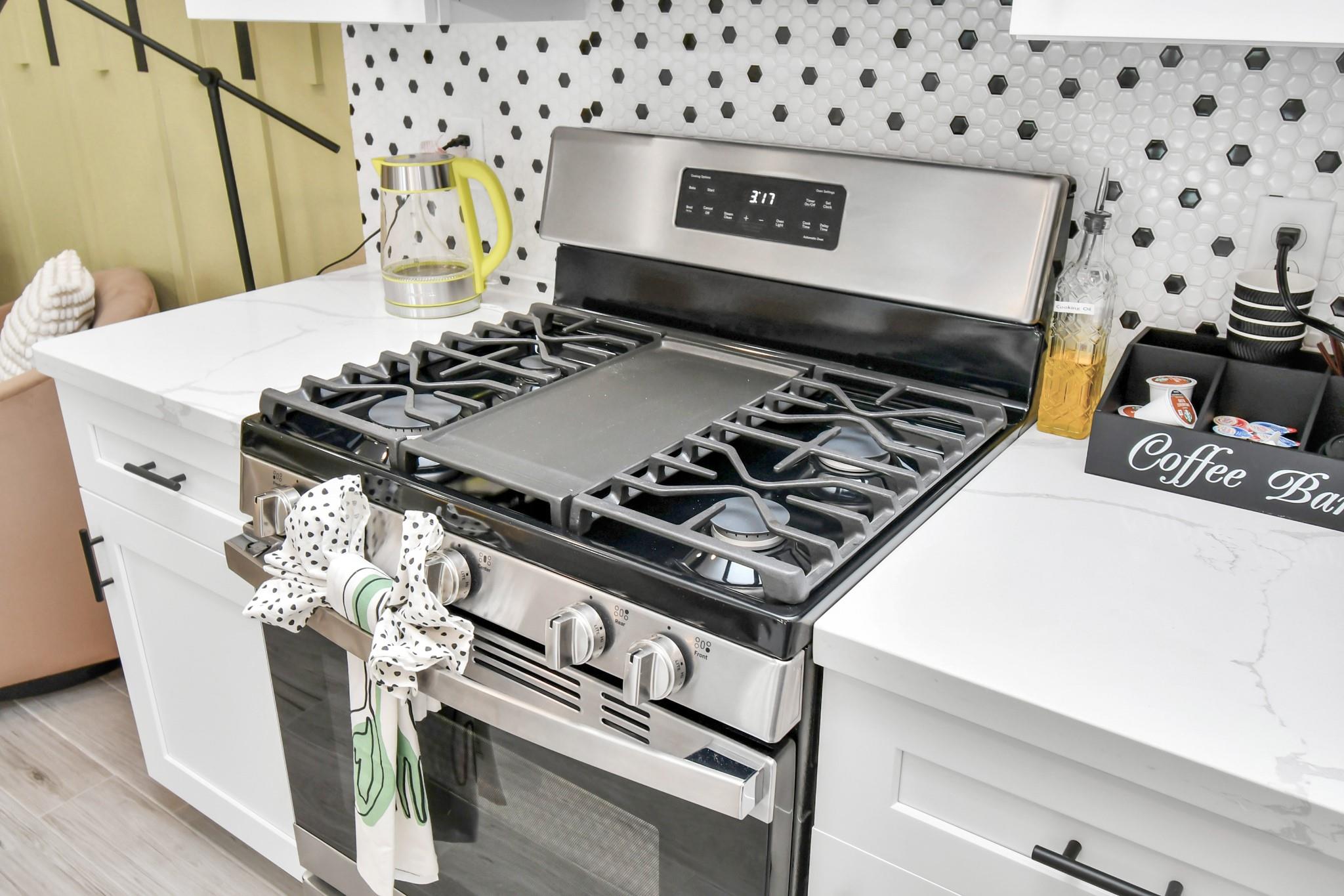 8406 Parnell Street Unit: A/B