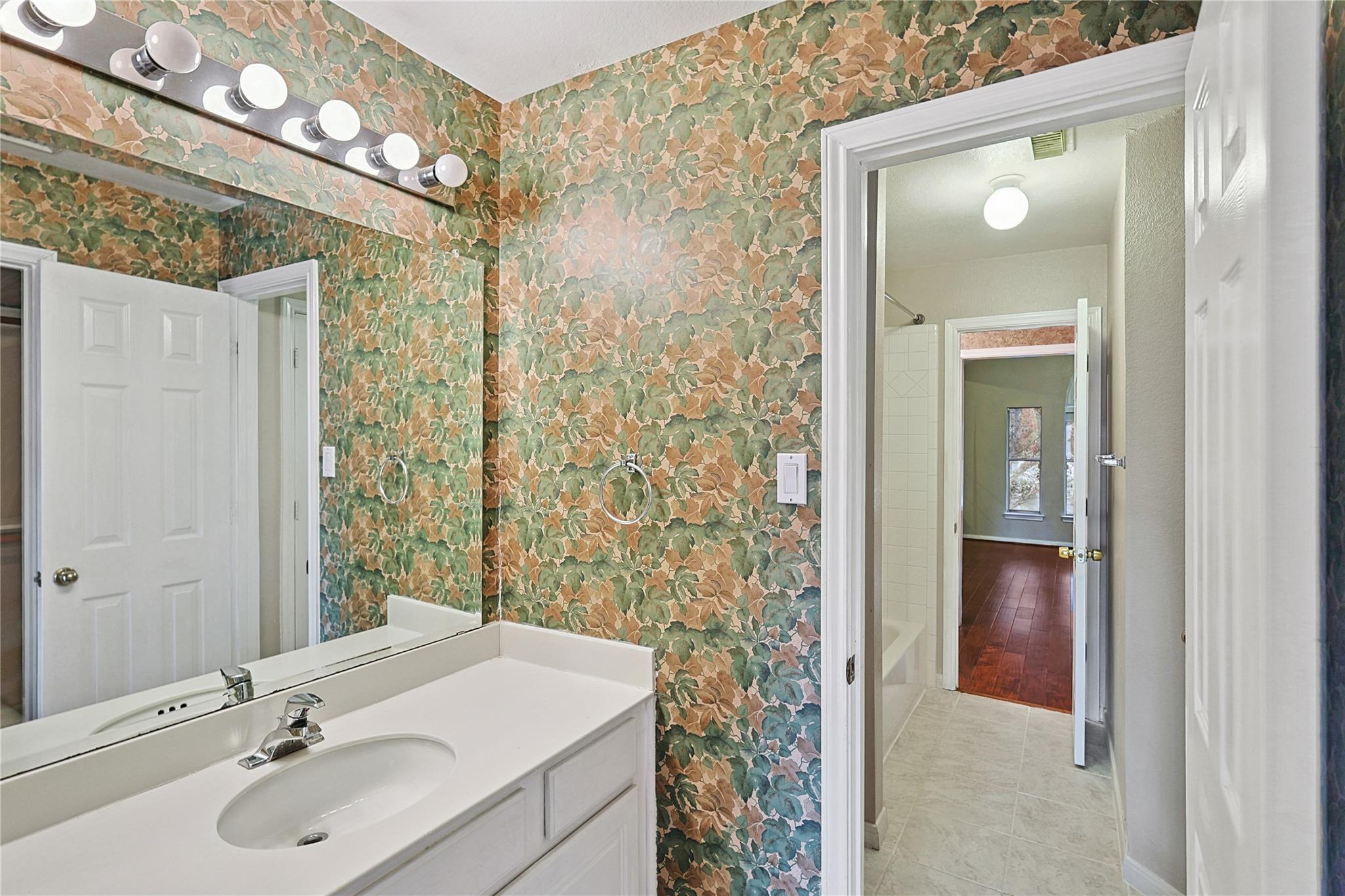 1423 Meadow Lakes Drive