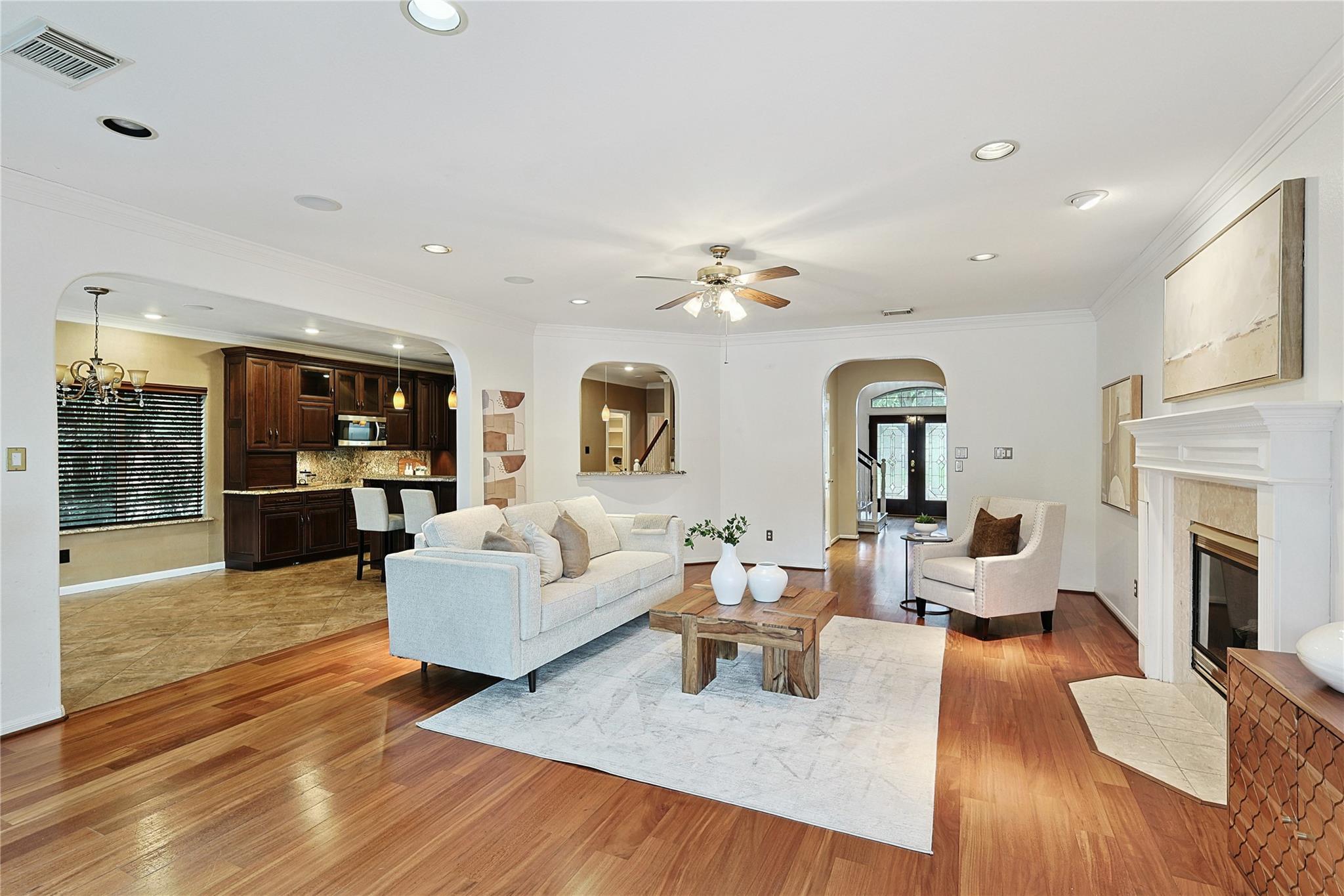 1423 Meadow Lakes Drive