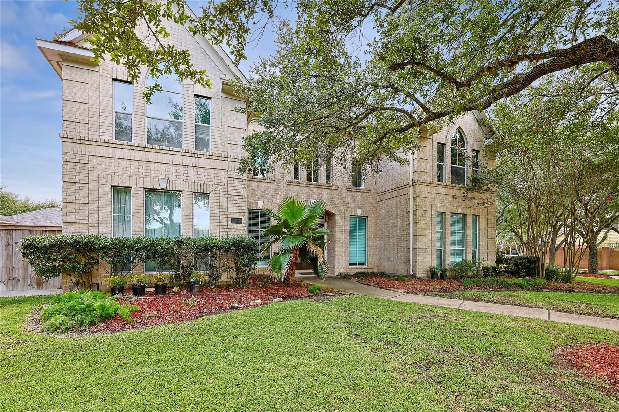 1423 Meadow Lakes Drive