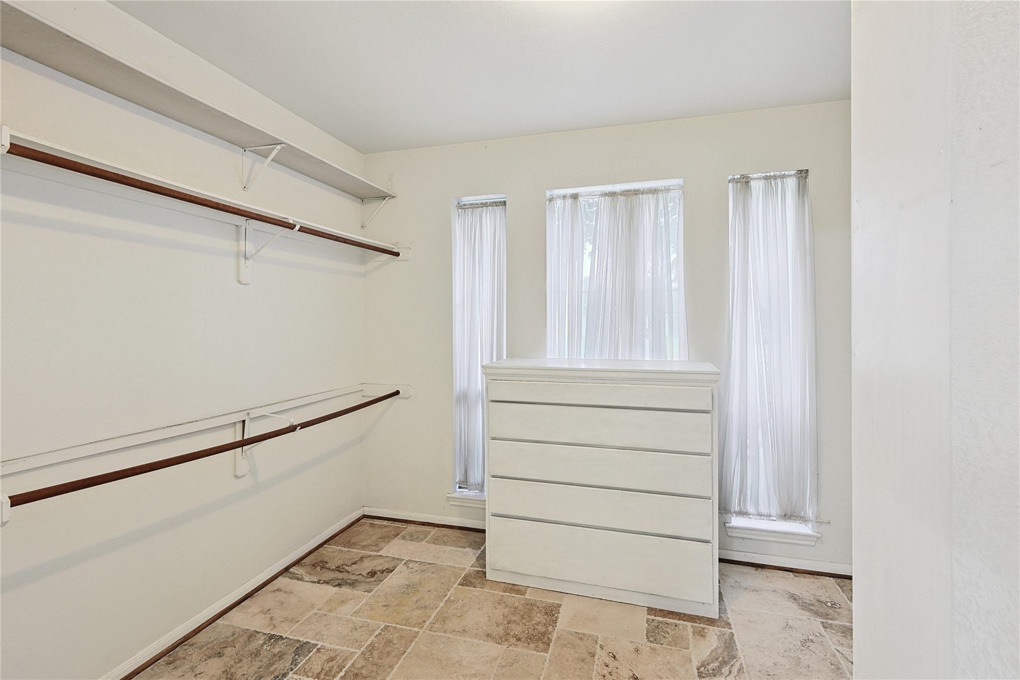 1423 Meadow Lakes Drive