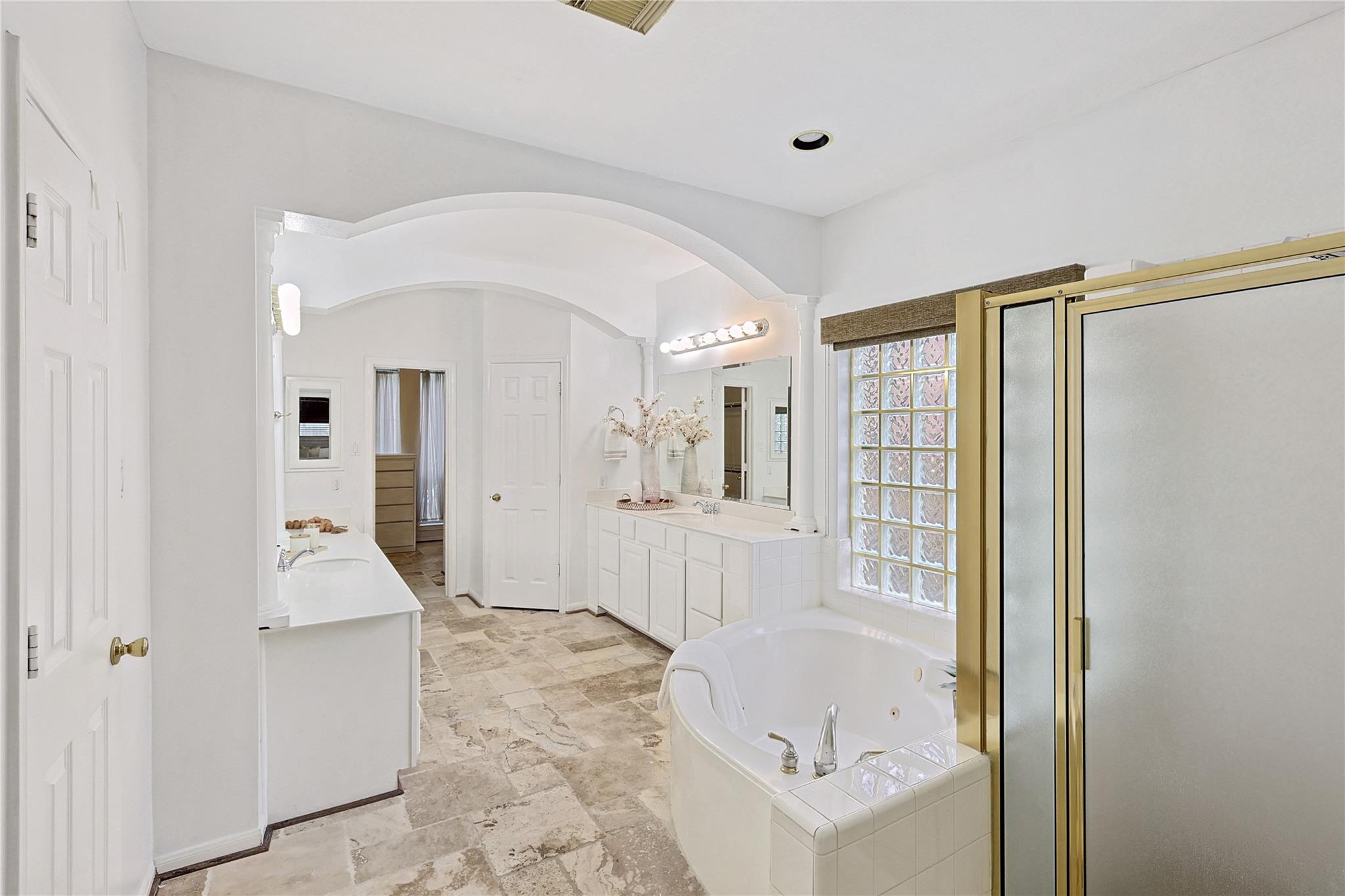 1423 Meadow Lakes Drive