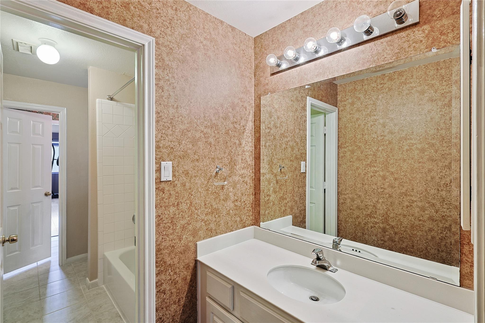 1423 Meadow Lakes Drive