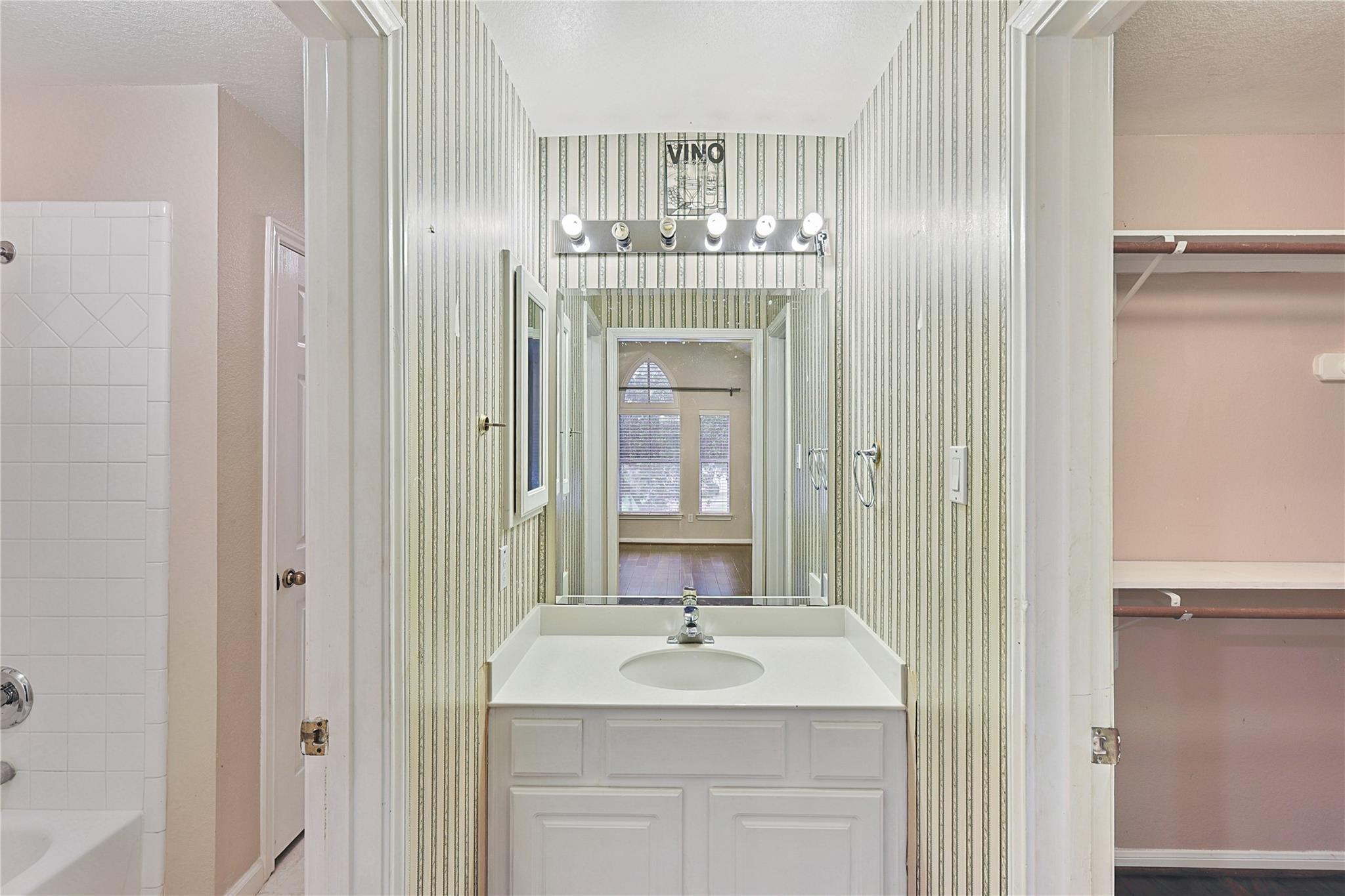 1423 Meadow Lakes Drive