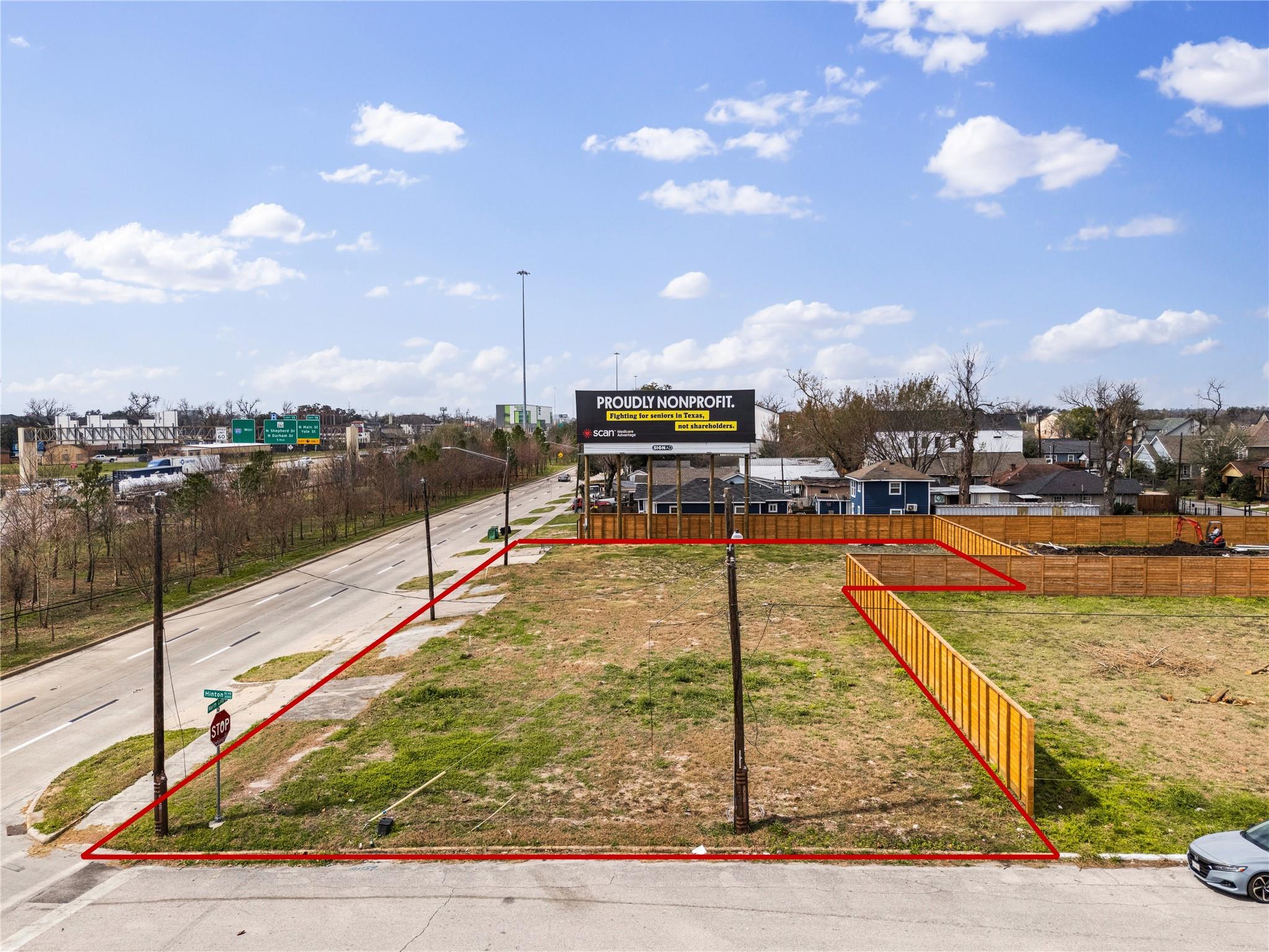 1025 N Loop