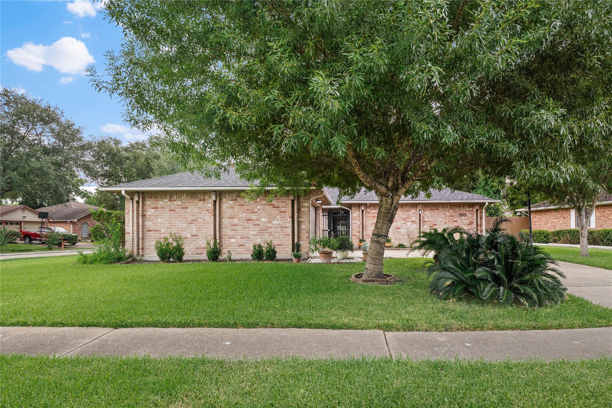 3703 Gamlin Bend Drive
