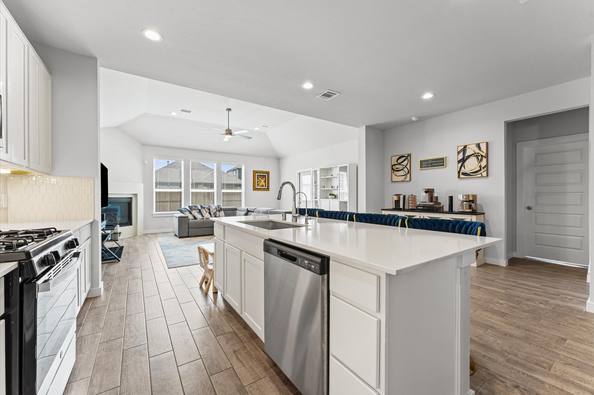 1585 Sunrise Gables Drive