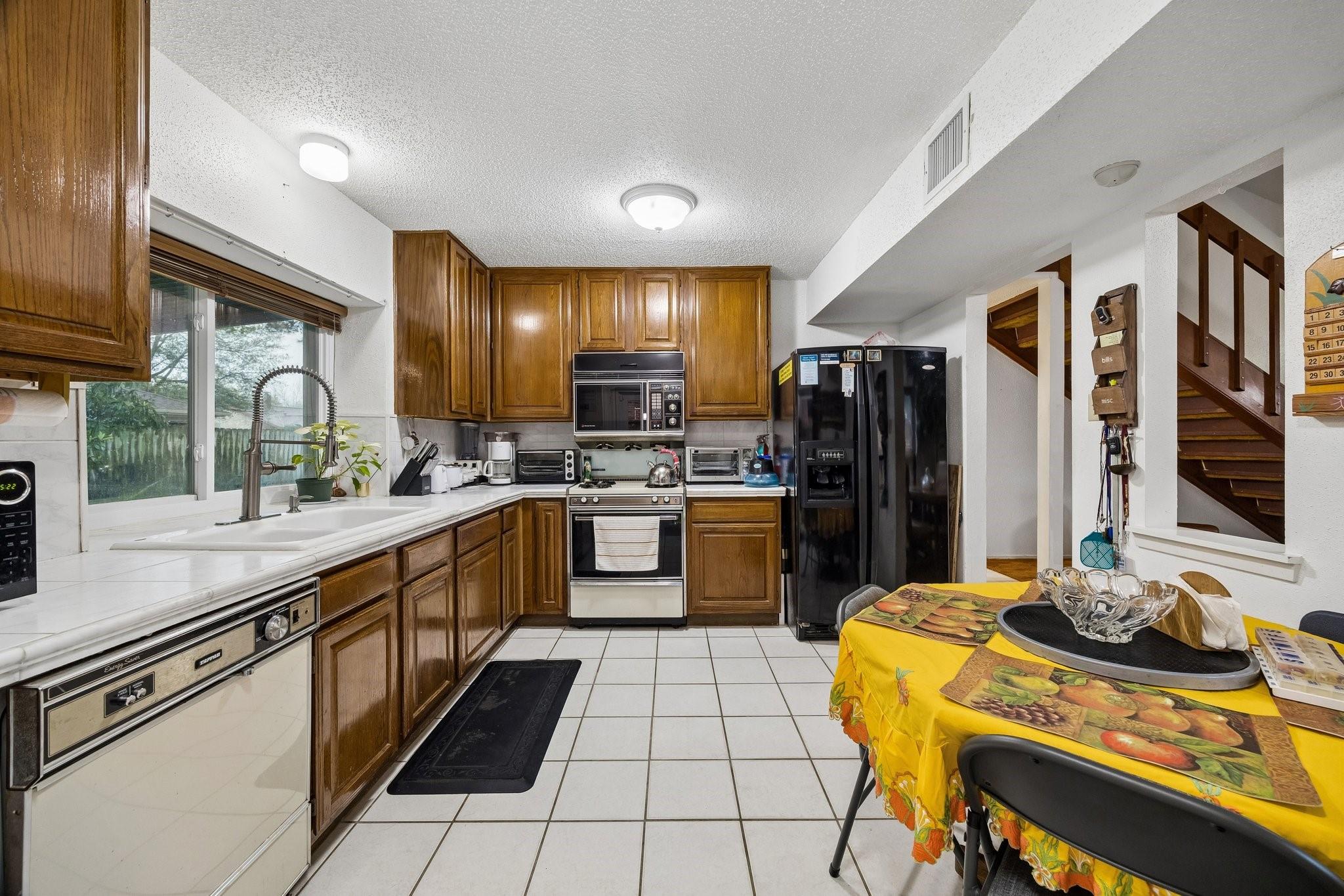 9815 Walnut Glen Drive