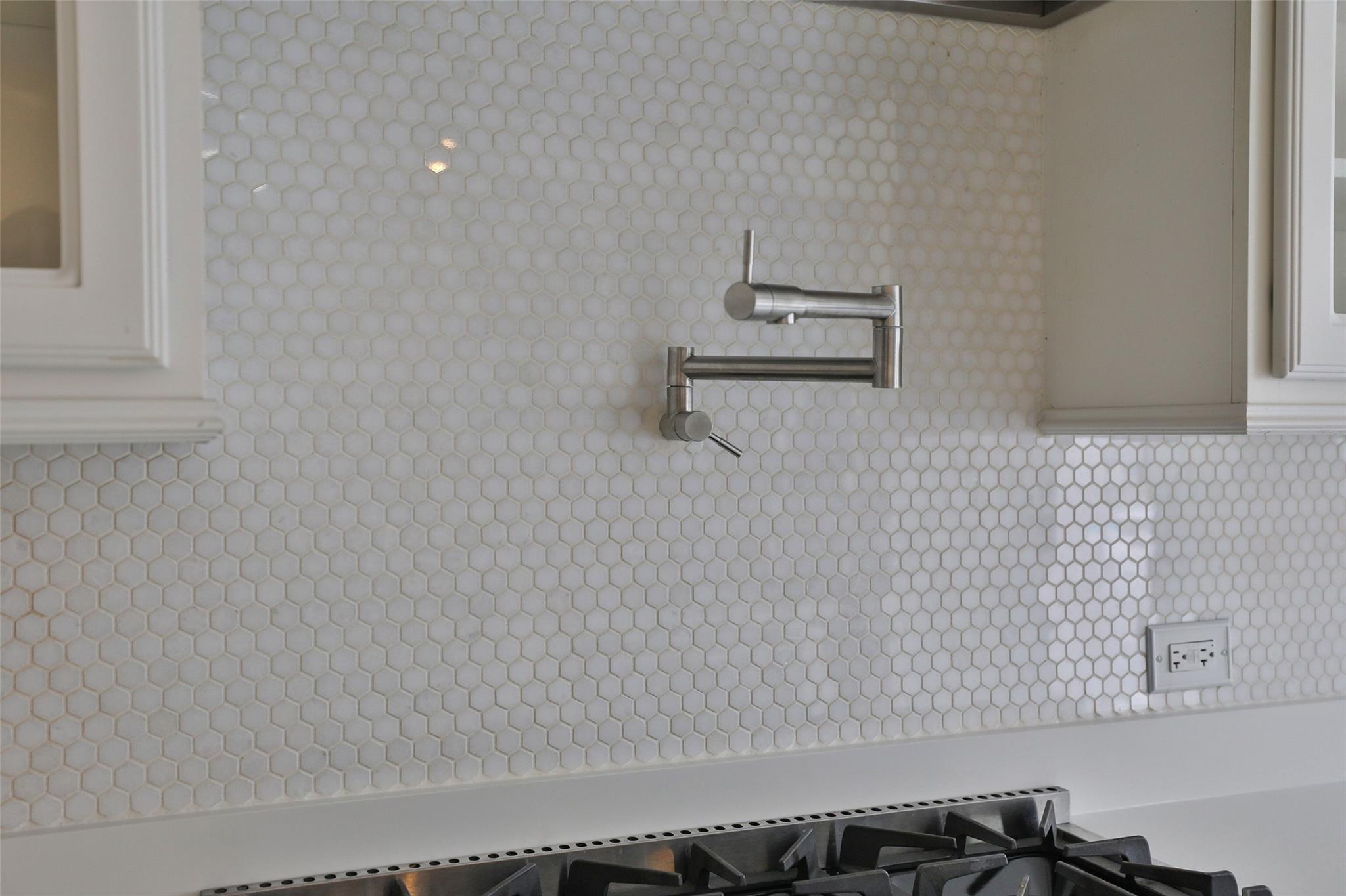 10255 S Goshawk Trail