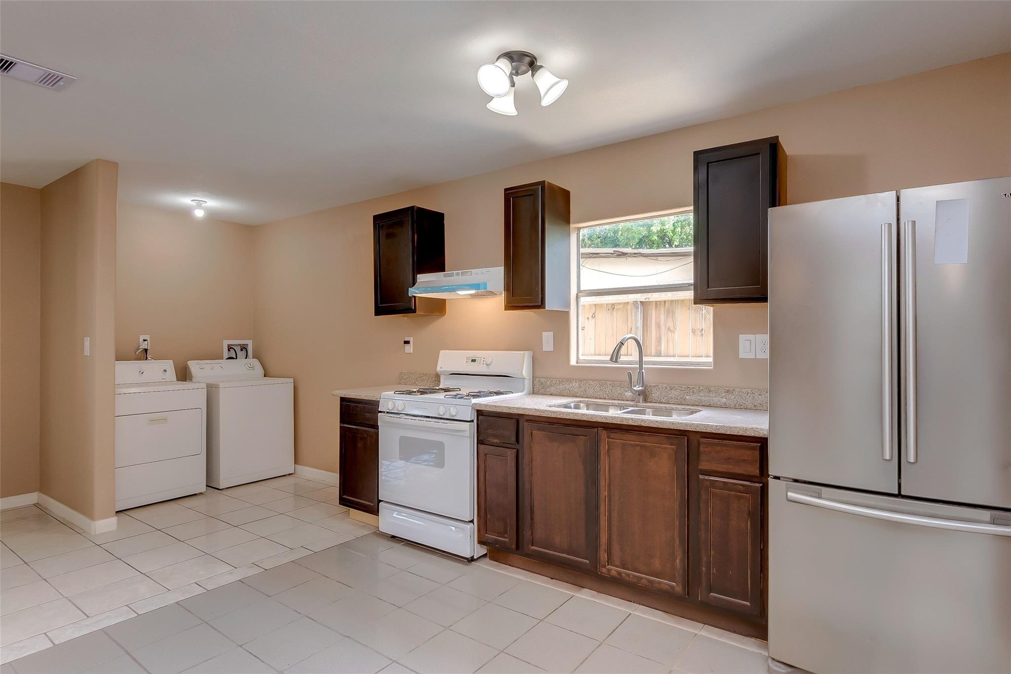 3918 Cedar Hill Lane
