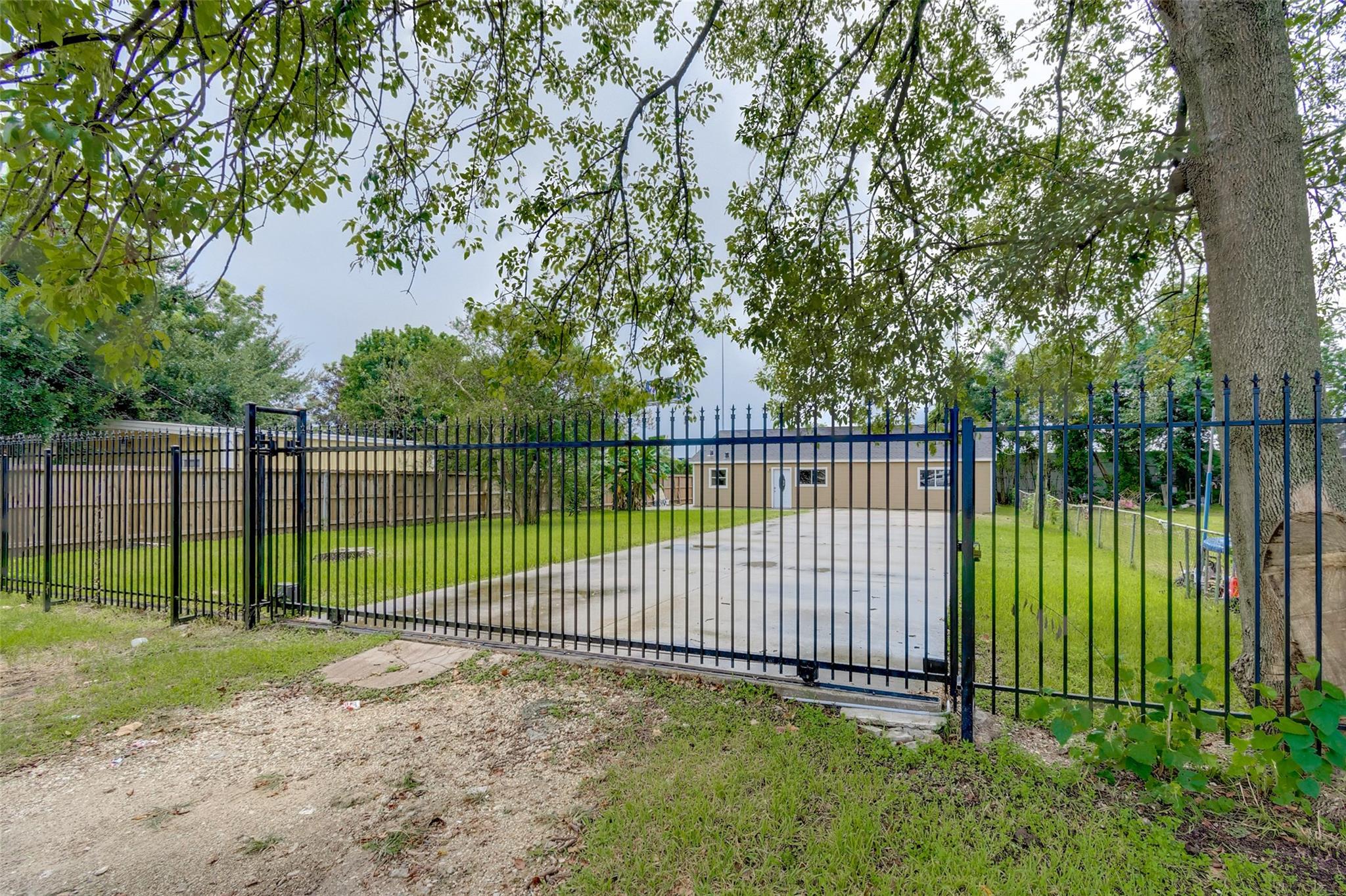 3918 Cedar Hill Lane