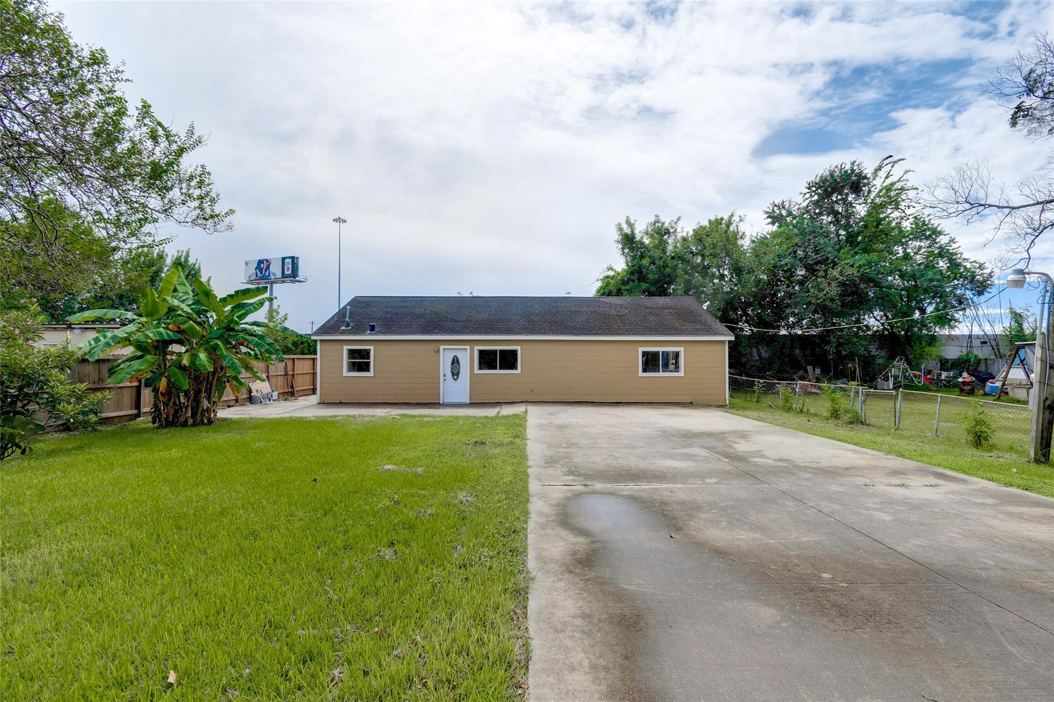 3918 Cedar Hill Lane