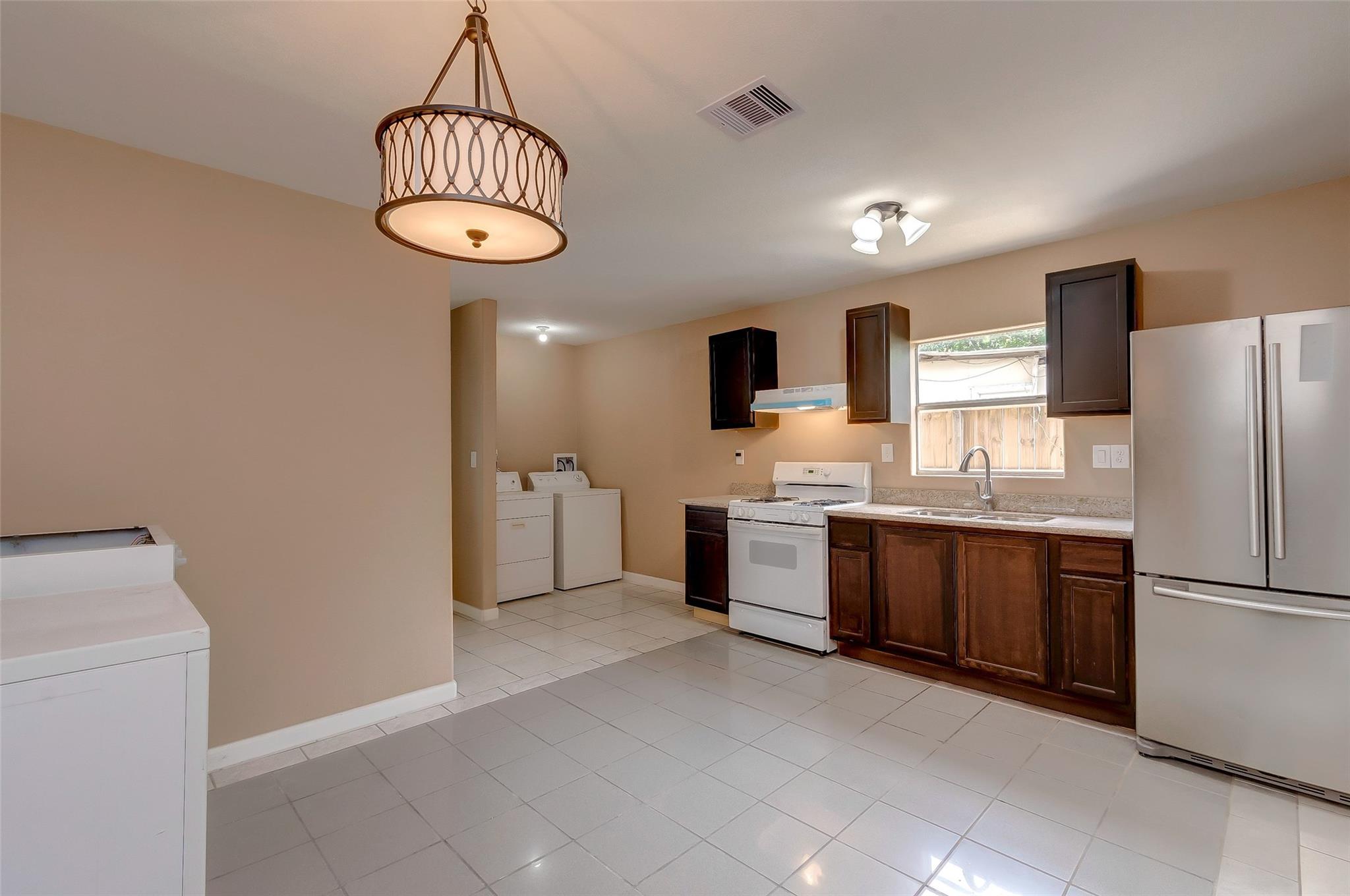 3918 Cedar Hill Lane