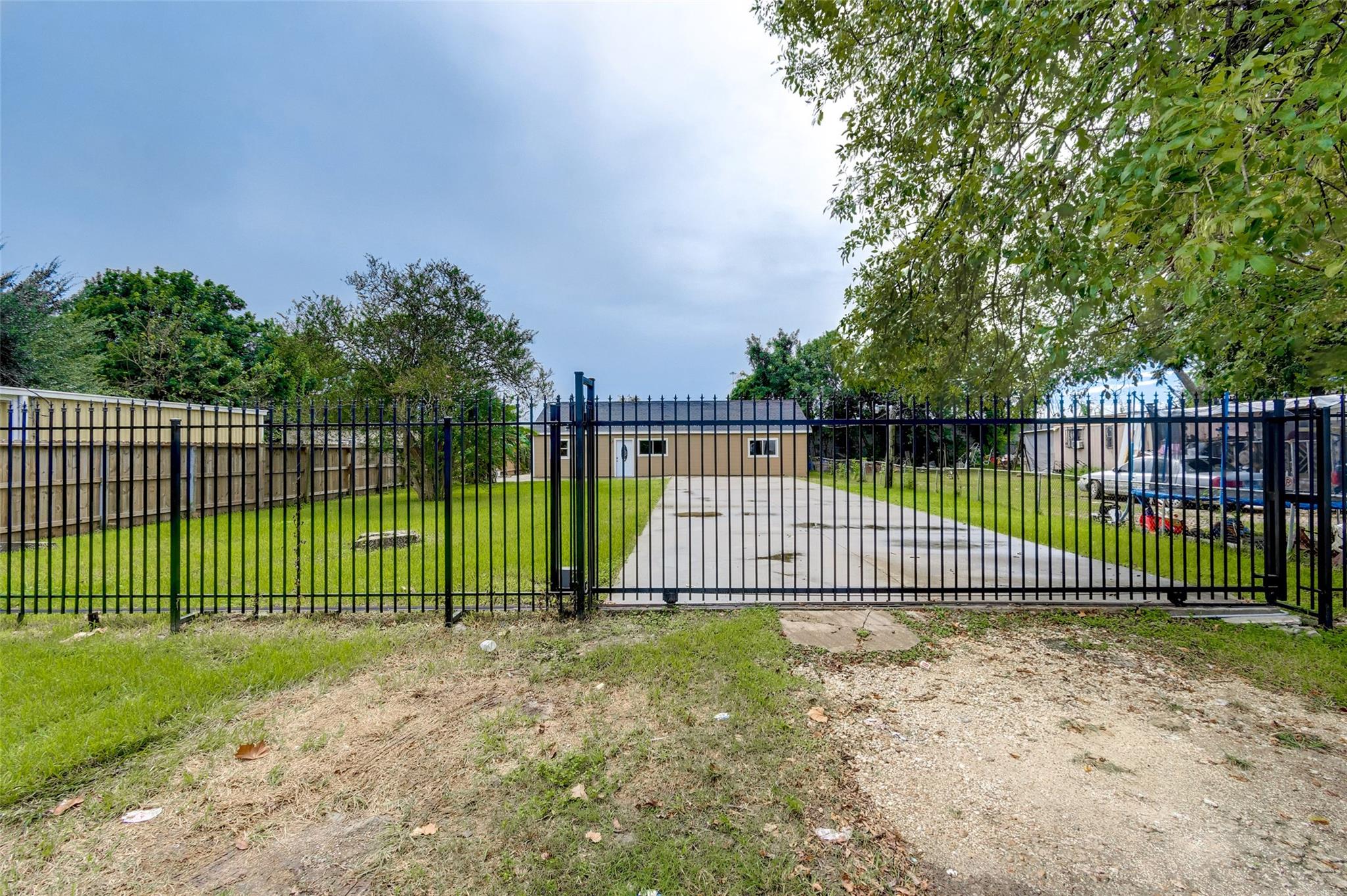 3918 Cedar Hill Lane